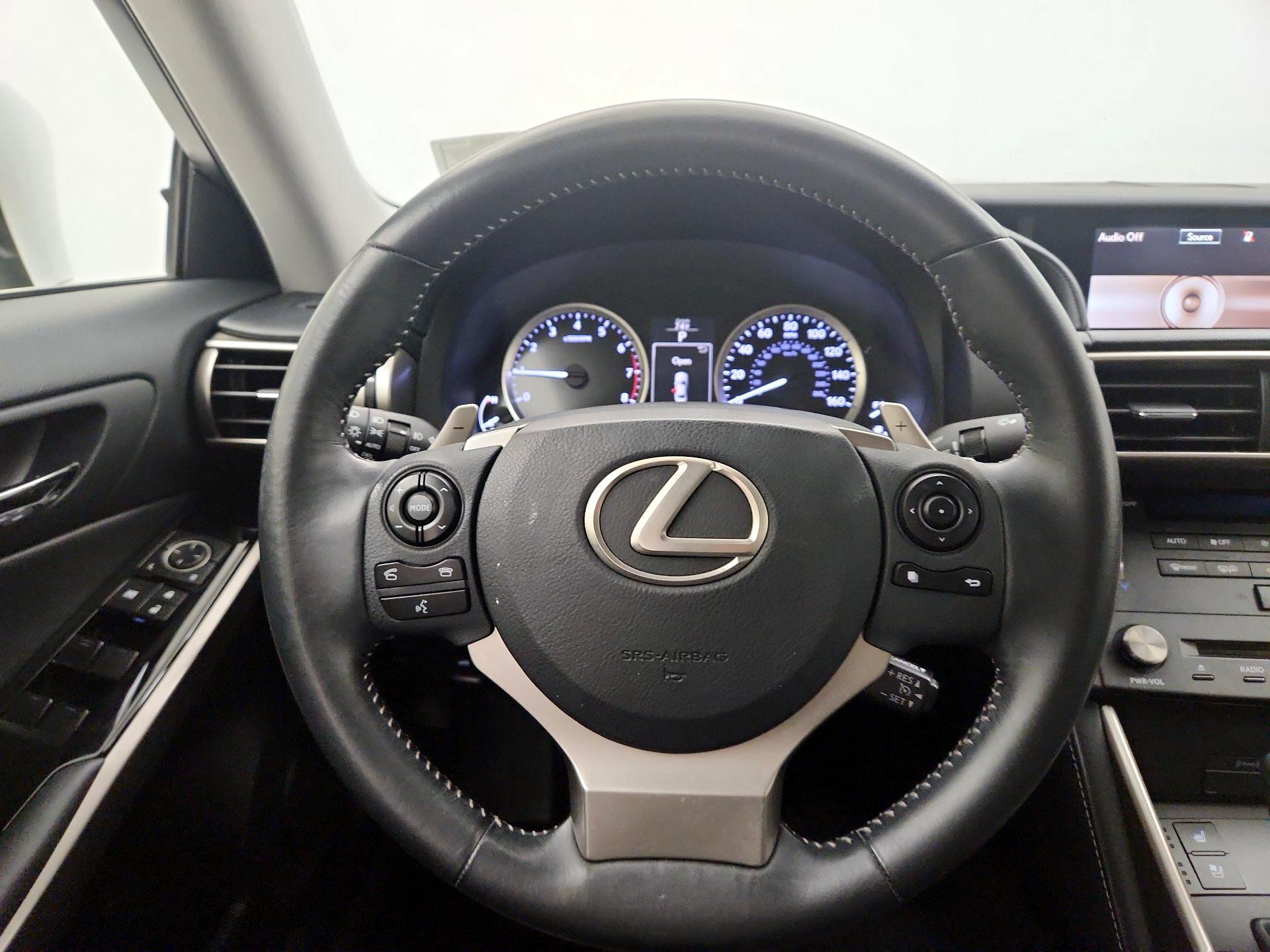 Thumbnail: 2015 Lexus IS - 10