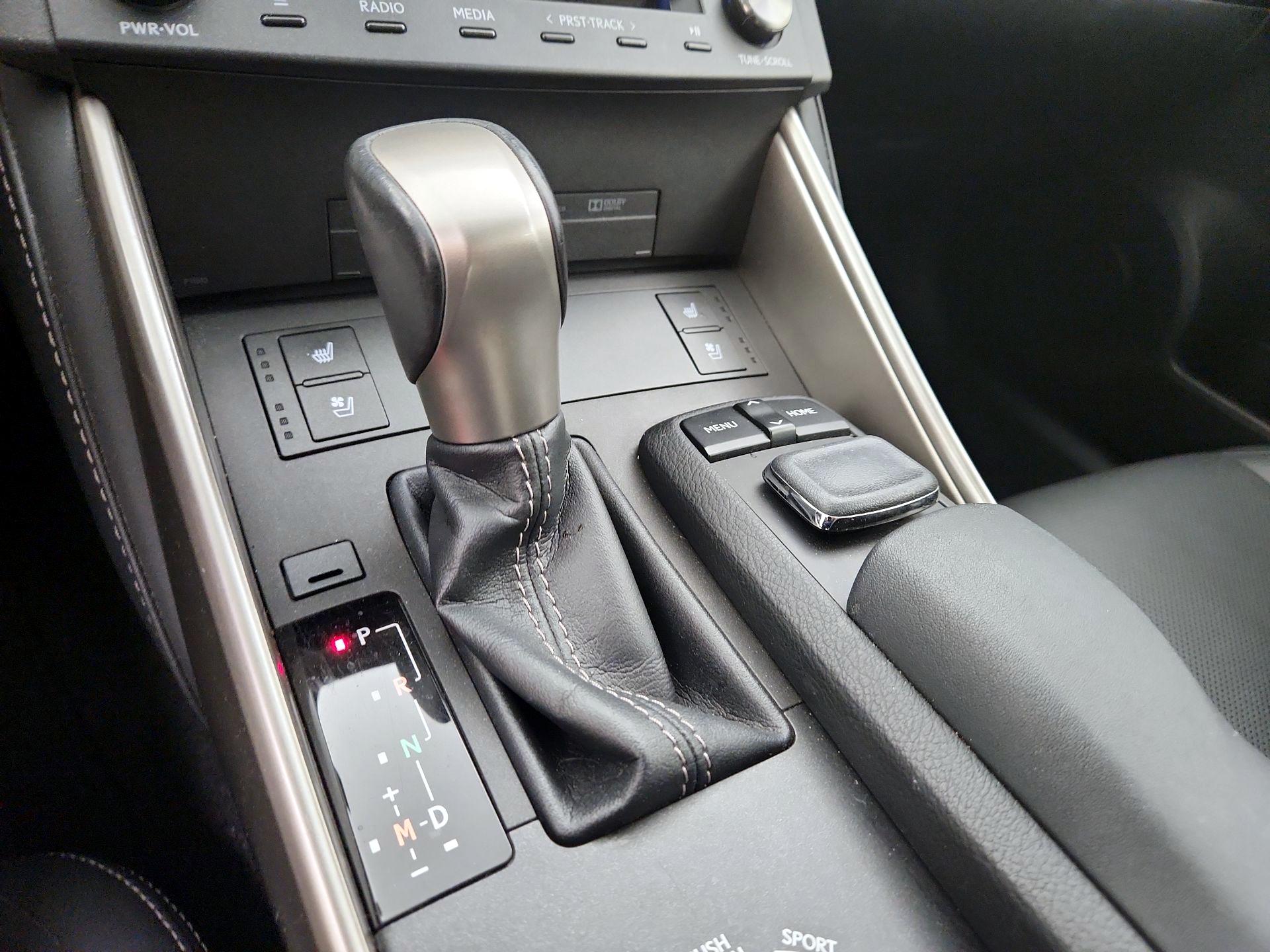 Thumbnail: 2015 Lexus IS - 18
