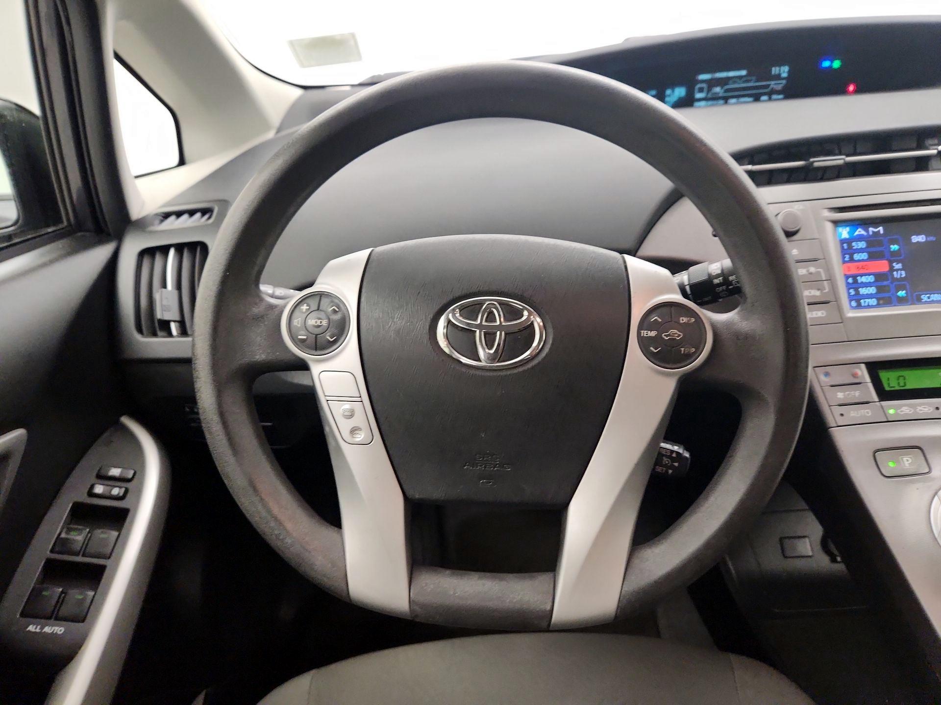 Thumbnail: 2014 Toyota Prius - 10
