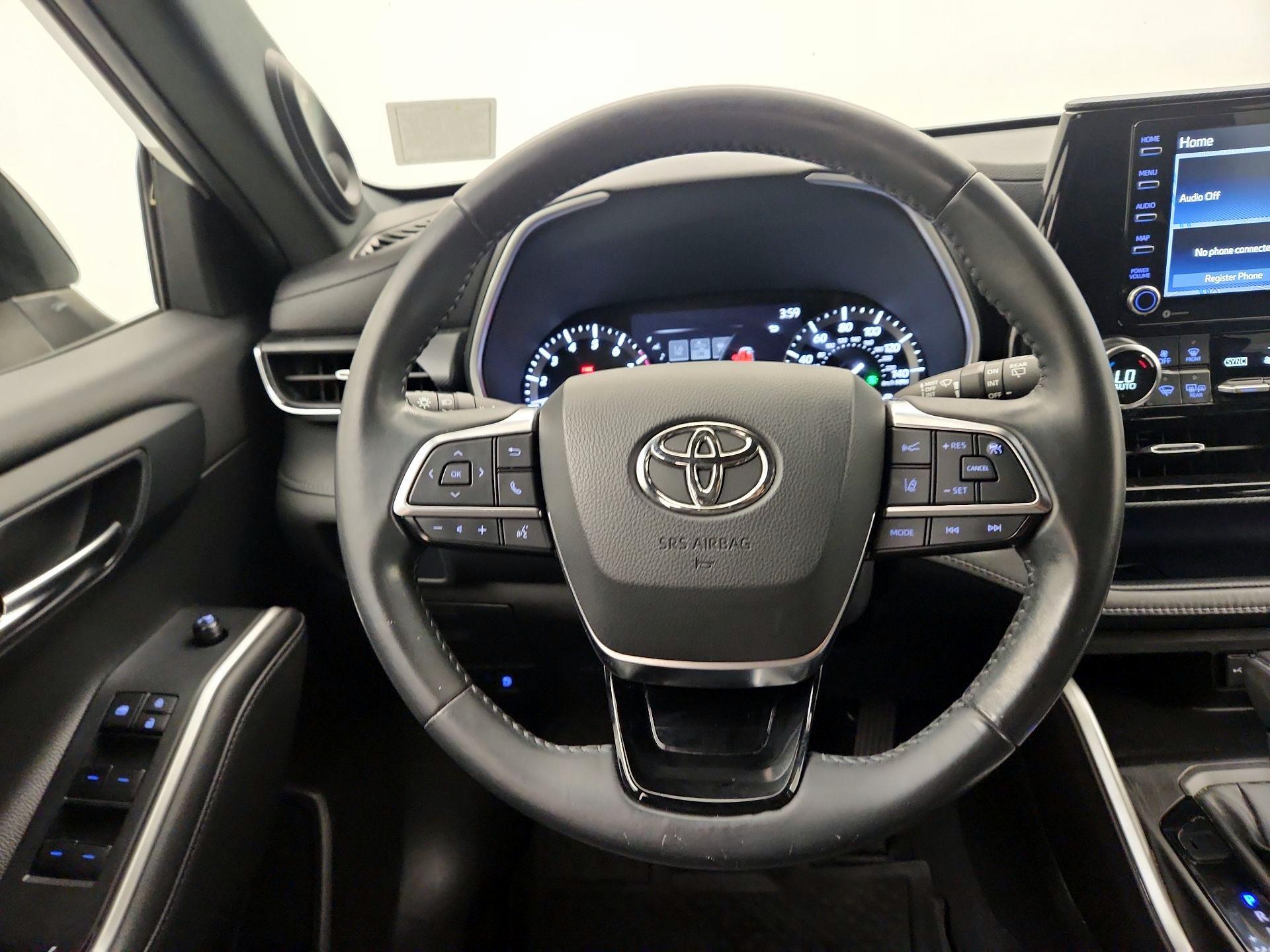 Thumbnail: 2021 Toyota Highlander - 10