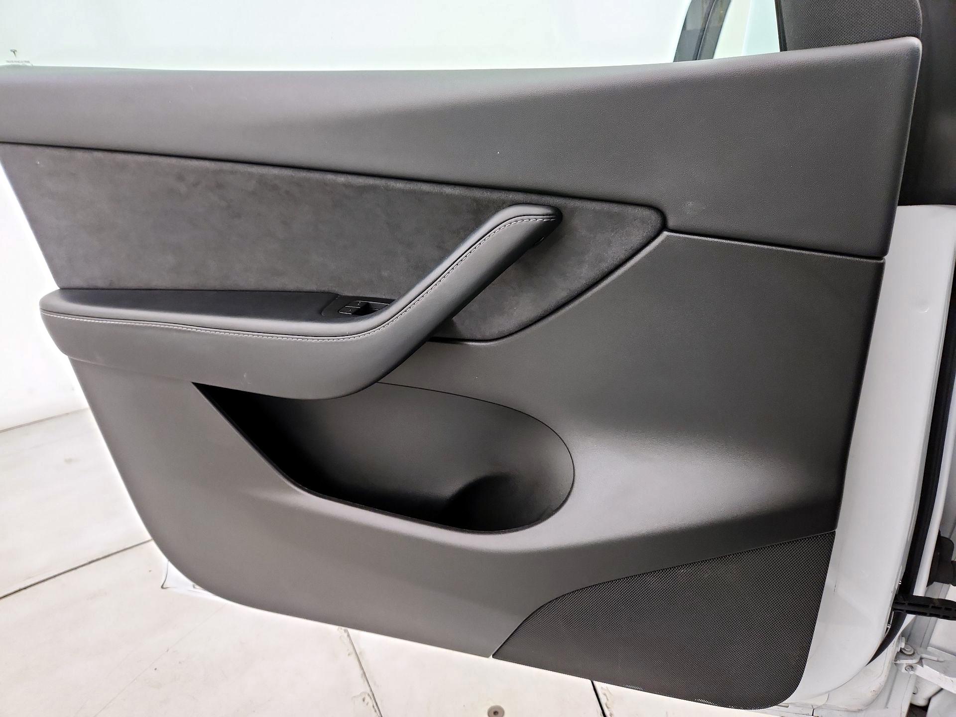 Thumbnail: 2022 Tesla Model Y - 12