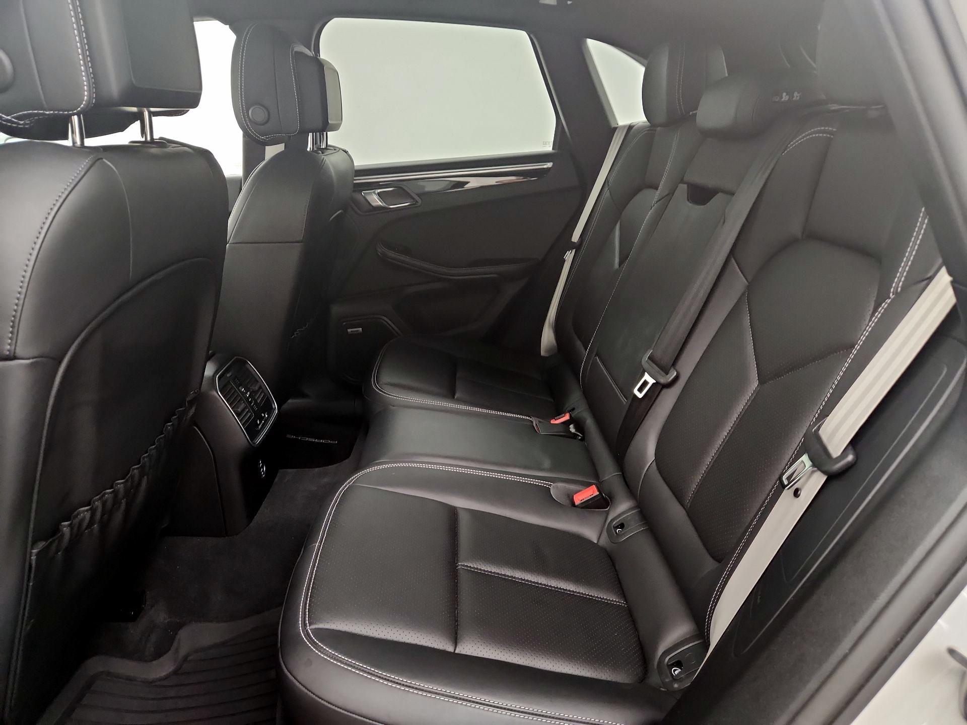 Thumbnail: 2022 Porsche Macan - 20