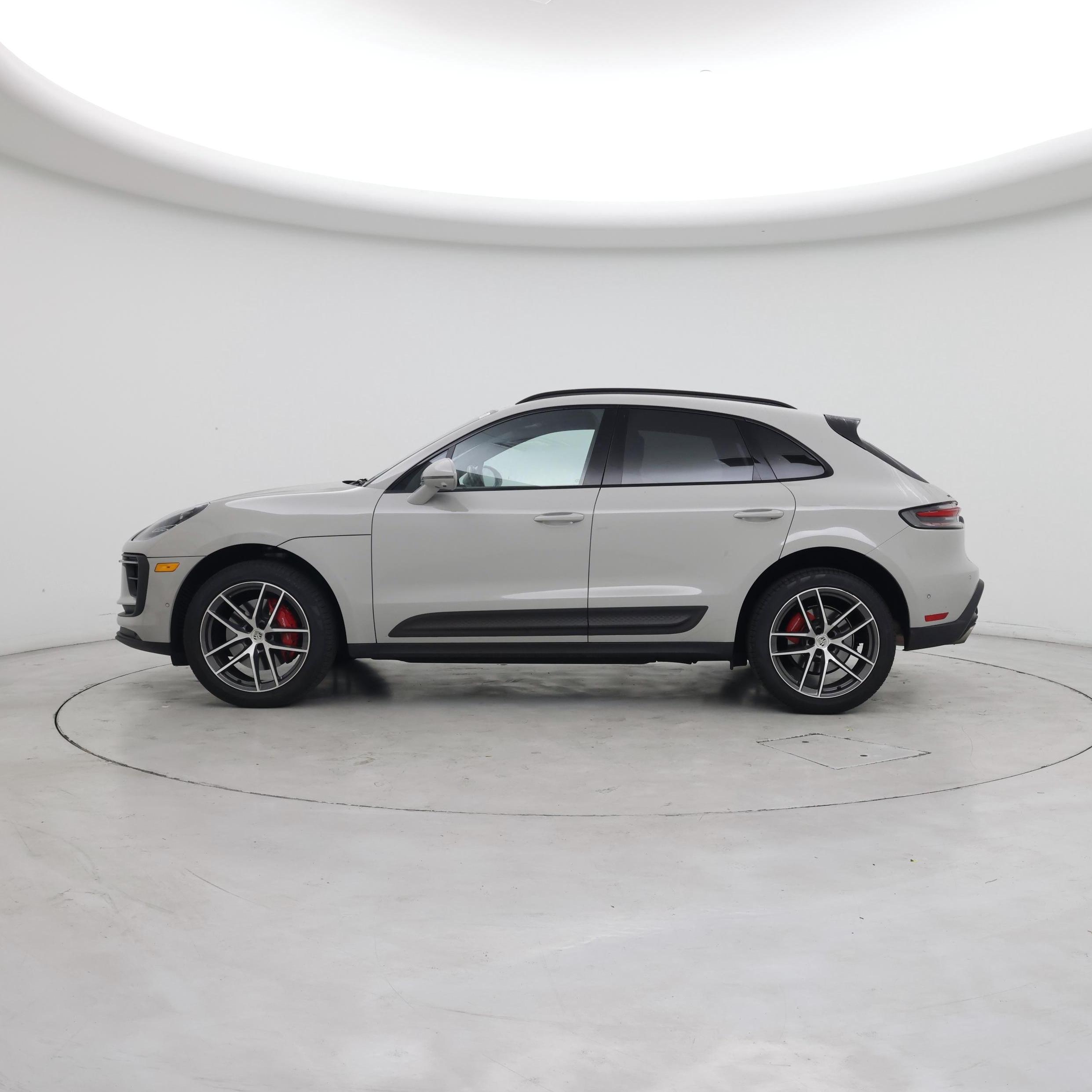 Thumbnail: 2022 Porsche Macan - 3
