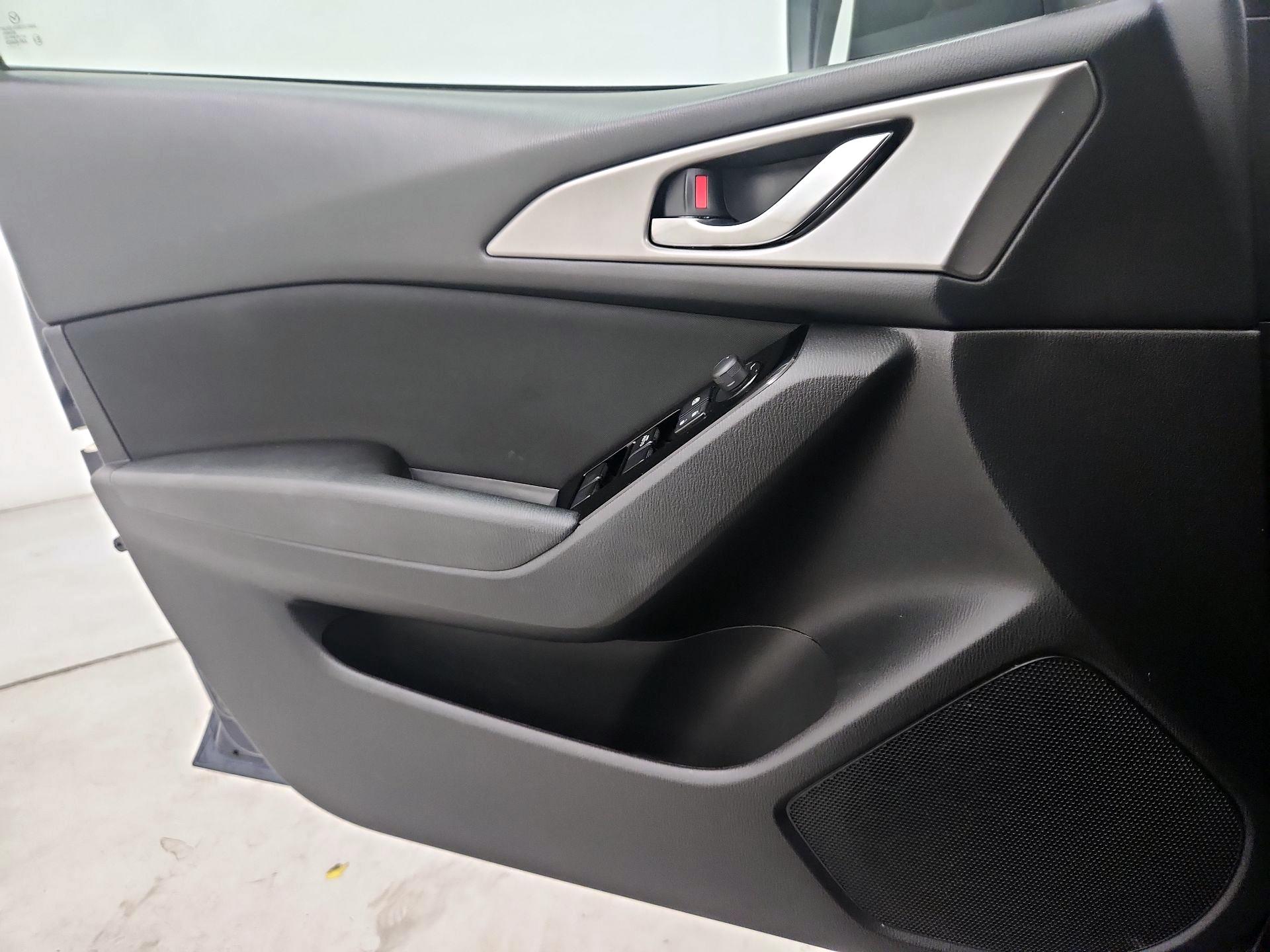 Thumbnail: 2018 Mazda Mazda3 - 12