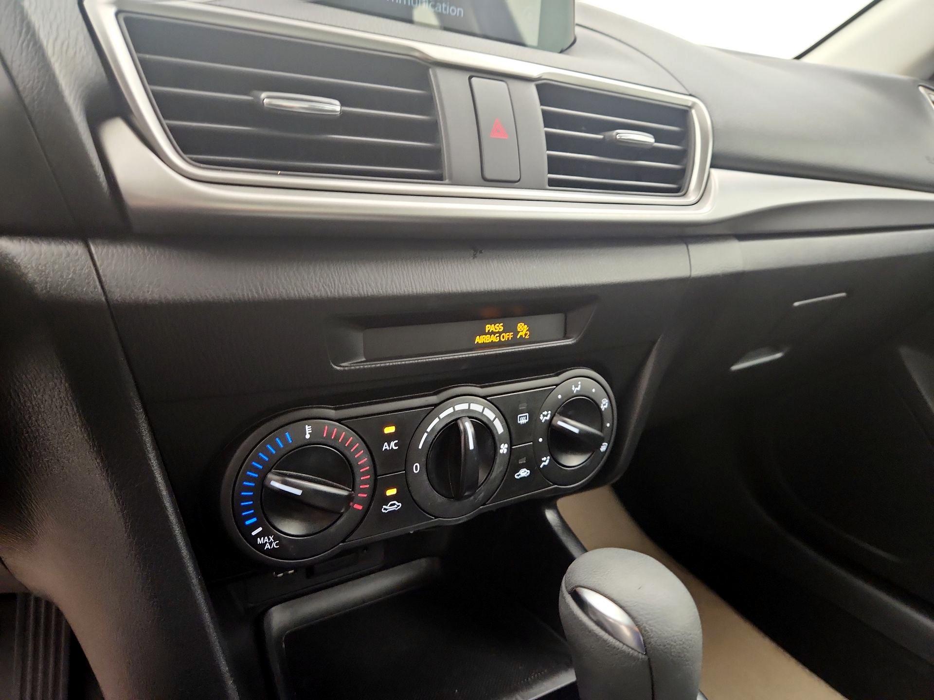 Thumbnail: 2018 Mazda Mazda3 - 16