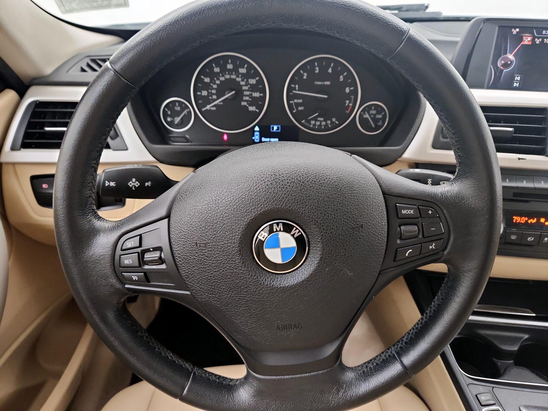 Thumbnail: 2015 BMW 3 Series - 10