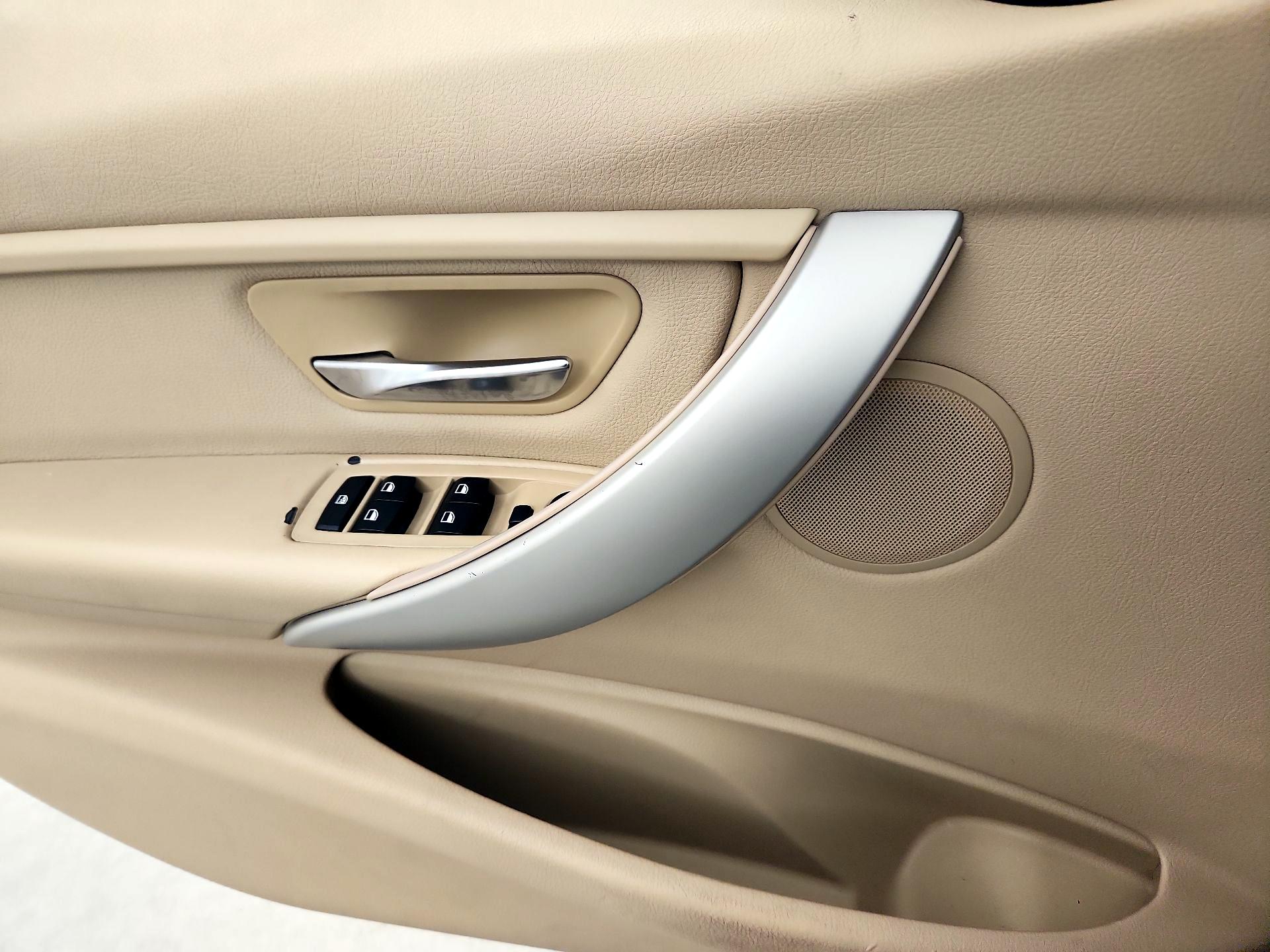 Thumbnail: 2015 BMW 3 Series - 12