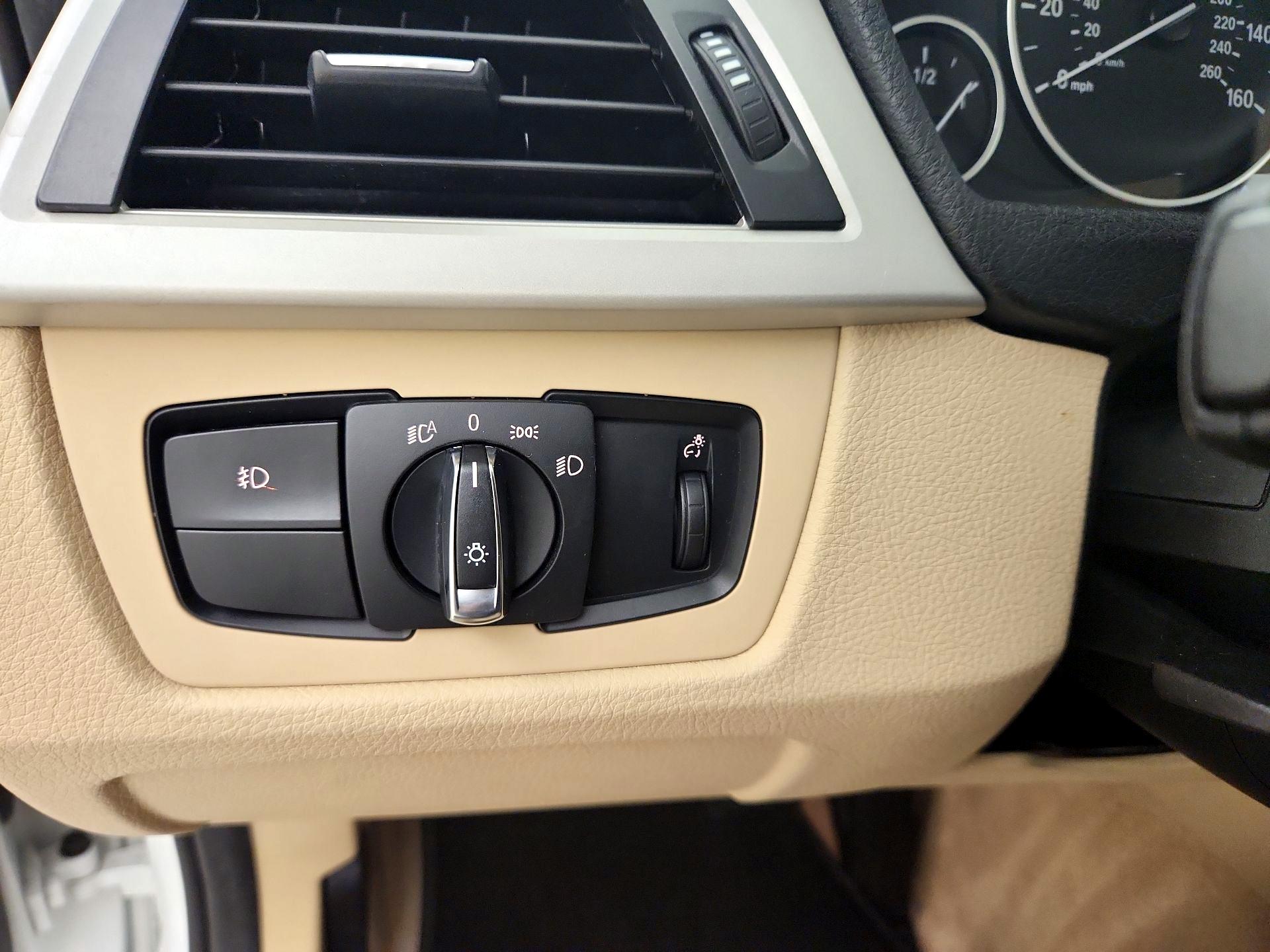 Thumbnail: 2015 BMW 3 Series - 13