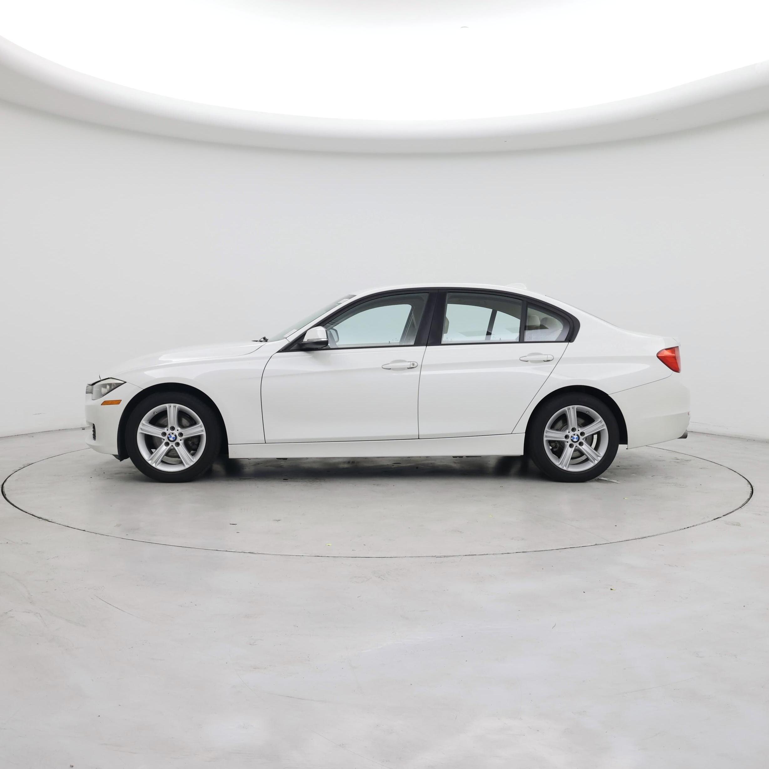 Thumbnail: 2015 BMW 3 Series - 3