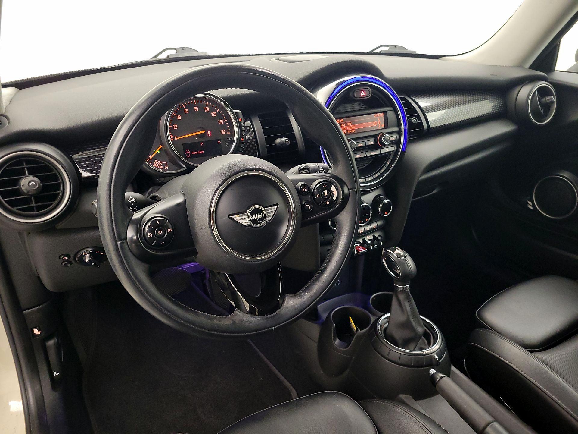 Thumbnail: 2015 MINI Cooper Hardtop - 9