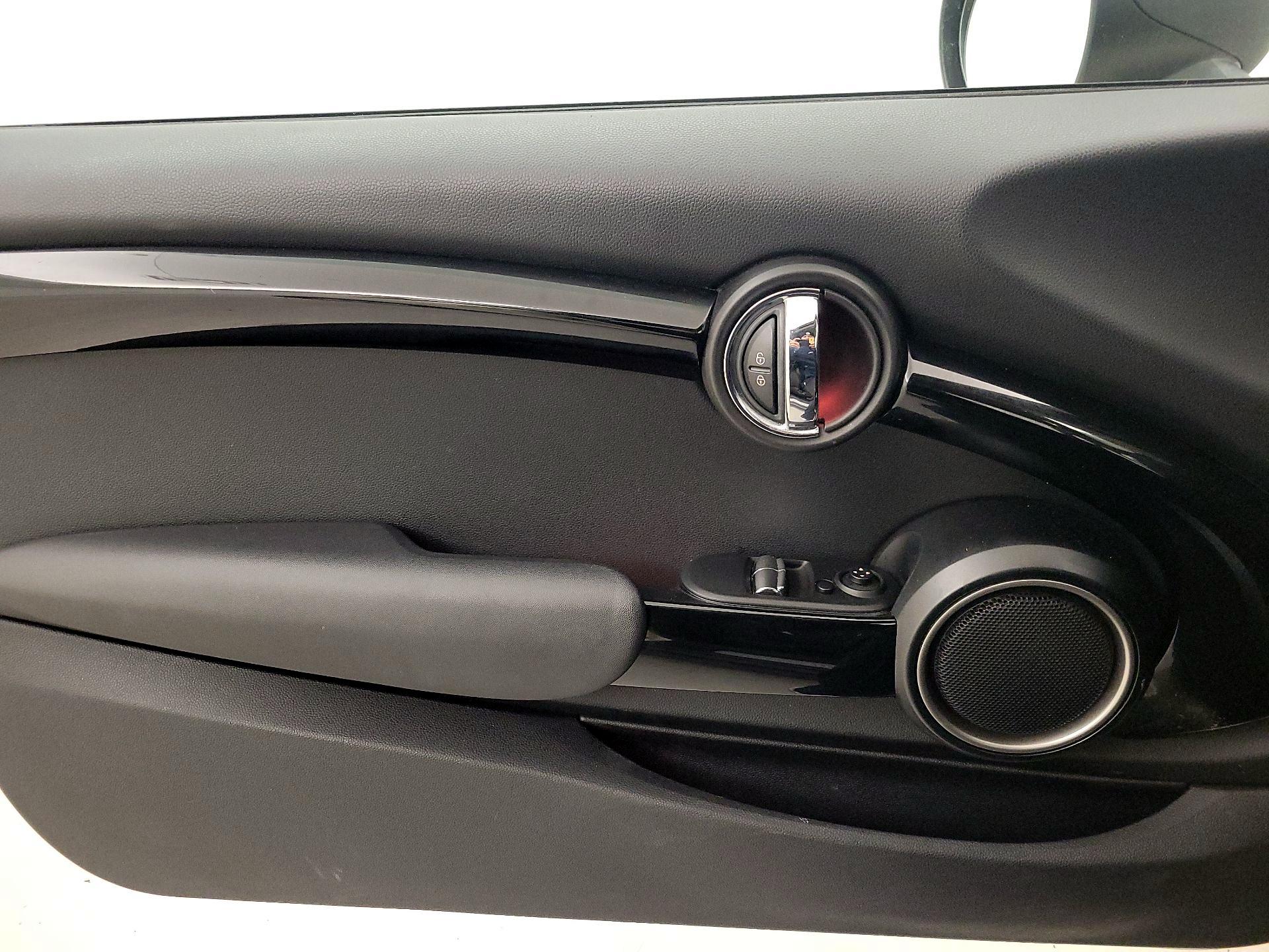 Thumbnail: 2015 MINI Cooper Hardtop - 12