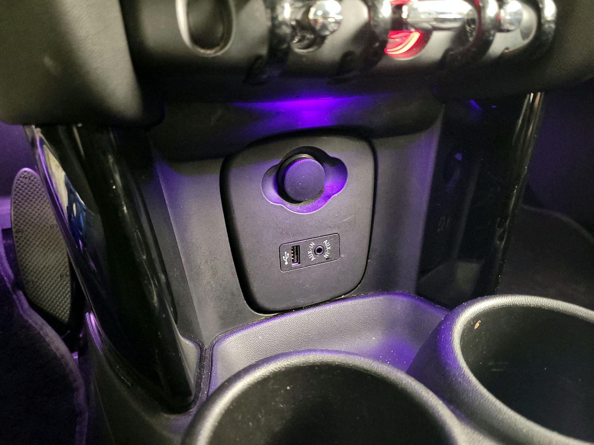 Thumbnail: 2015 MINI Cooper Hardtop - 17