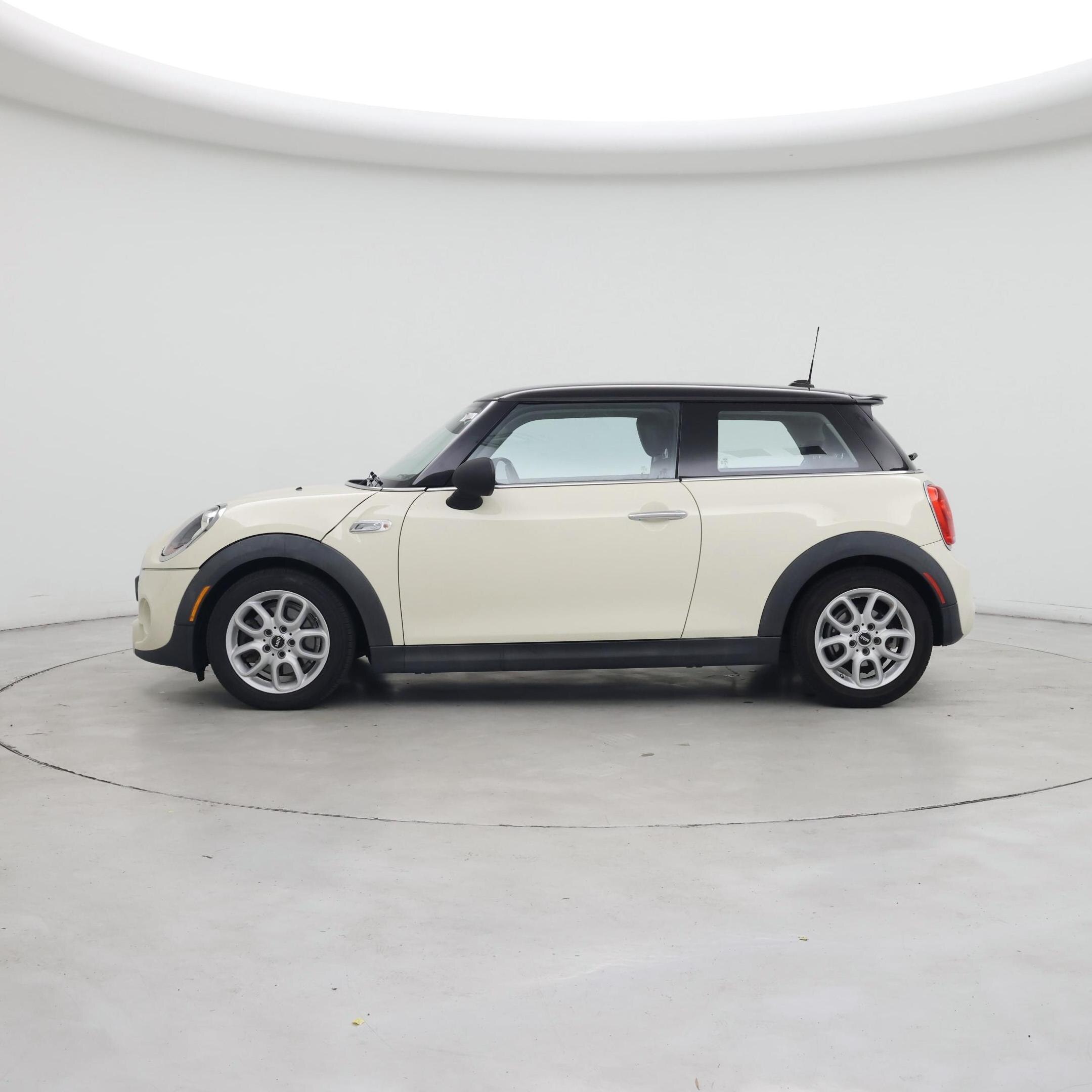 Thumbnail: 2015 MINI Cooper Hardtop - 3