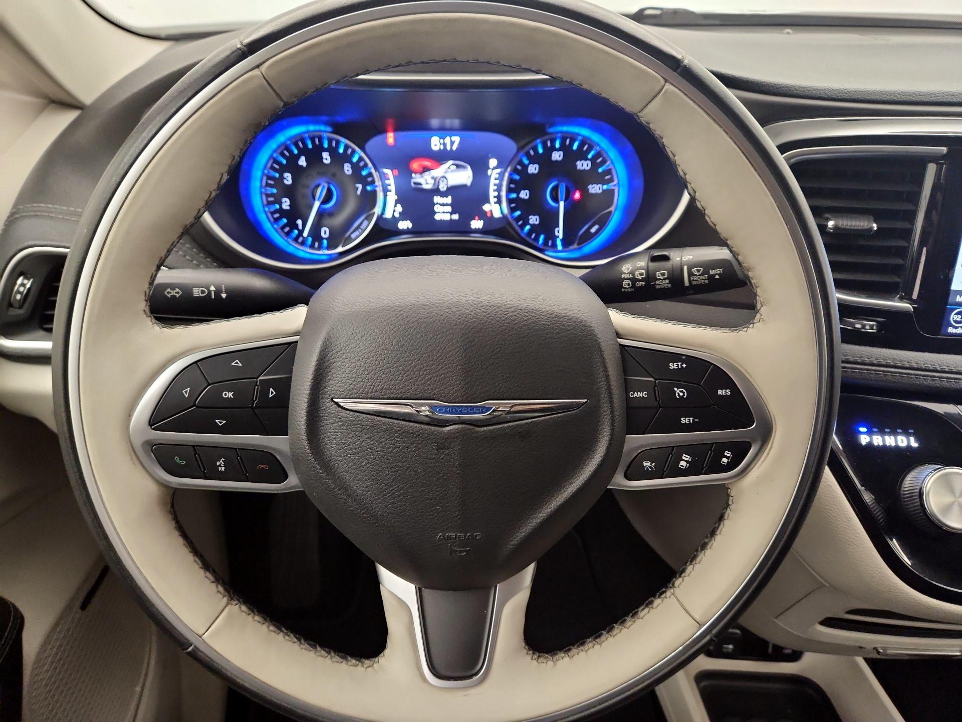 Thumbnail: 2018 Chrysler Pacifica - 10
