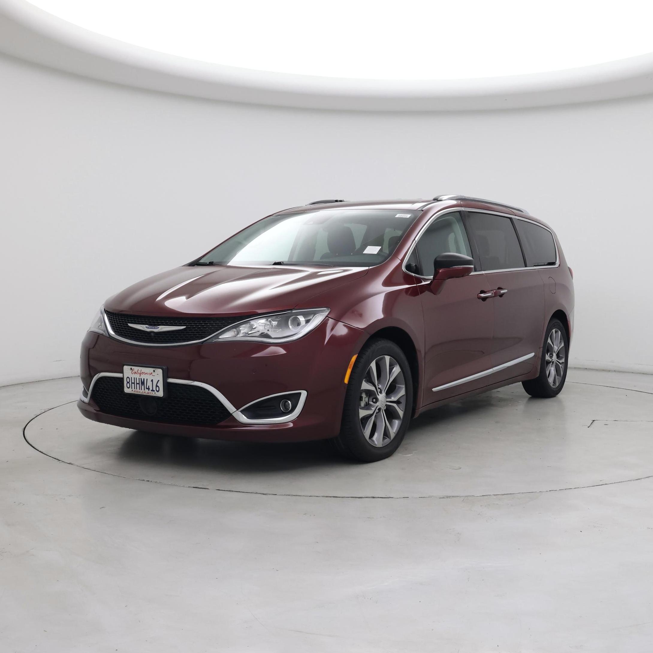 Thumbnail: 2018 Chrysler Pacifica - 4