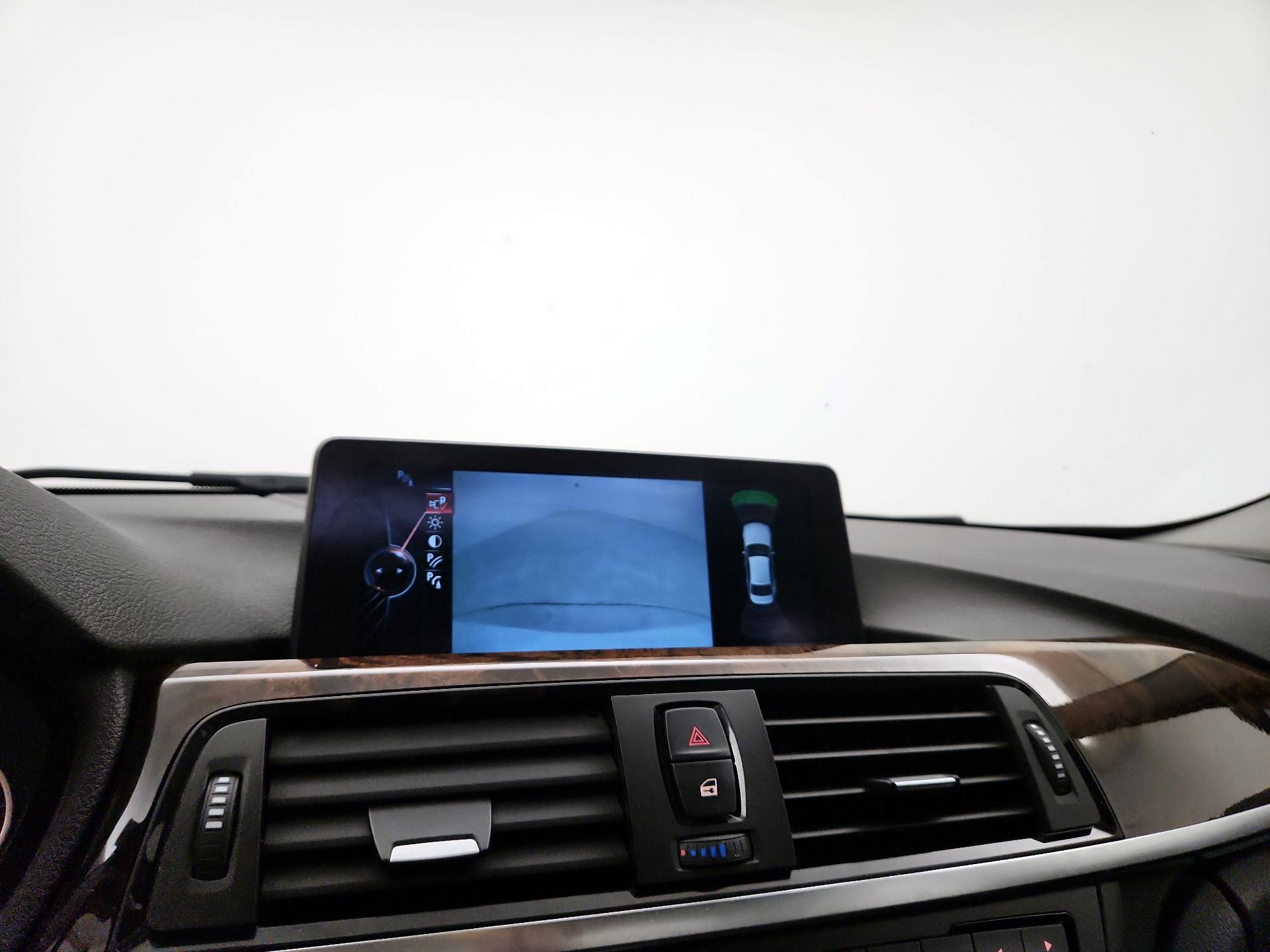 Thumbnail: 2015 BMW 3 Series - 15