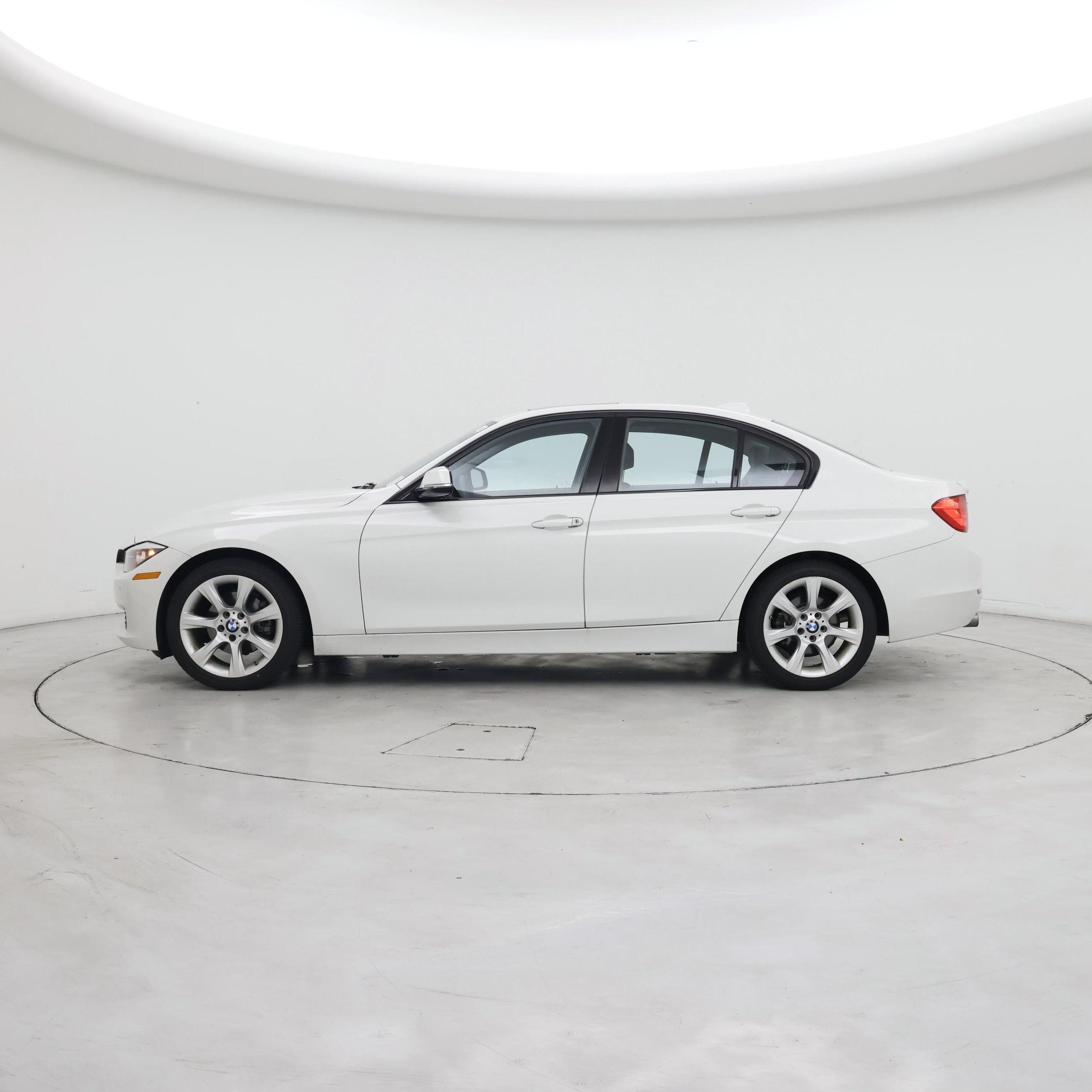 Thumbnail: 2015 BMW 3 Series - 3