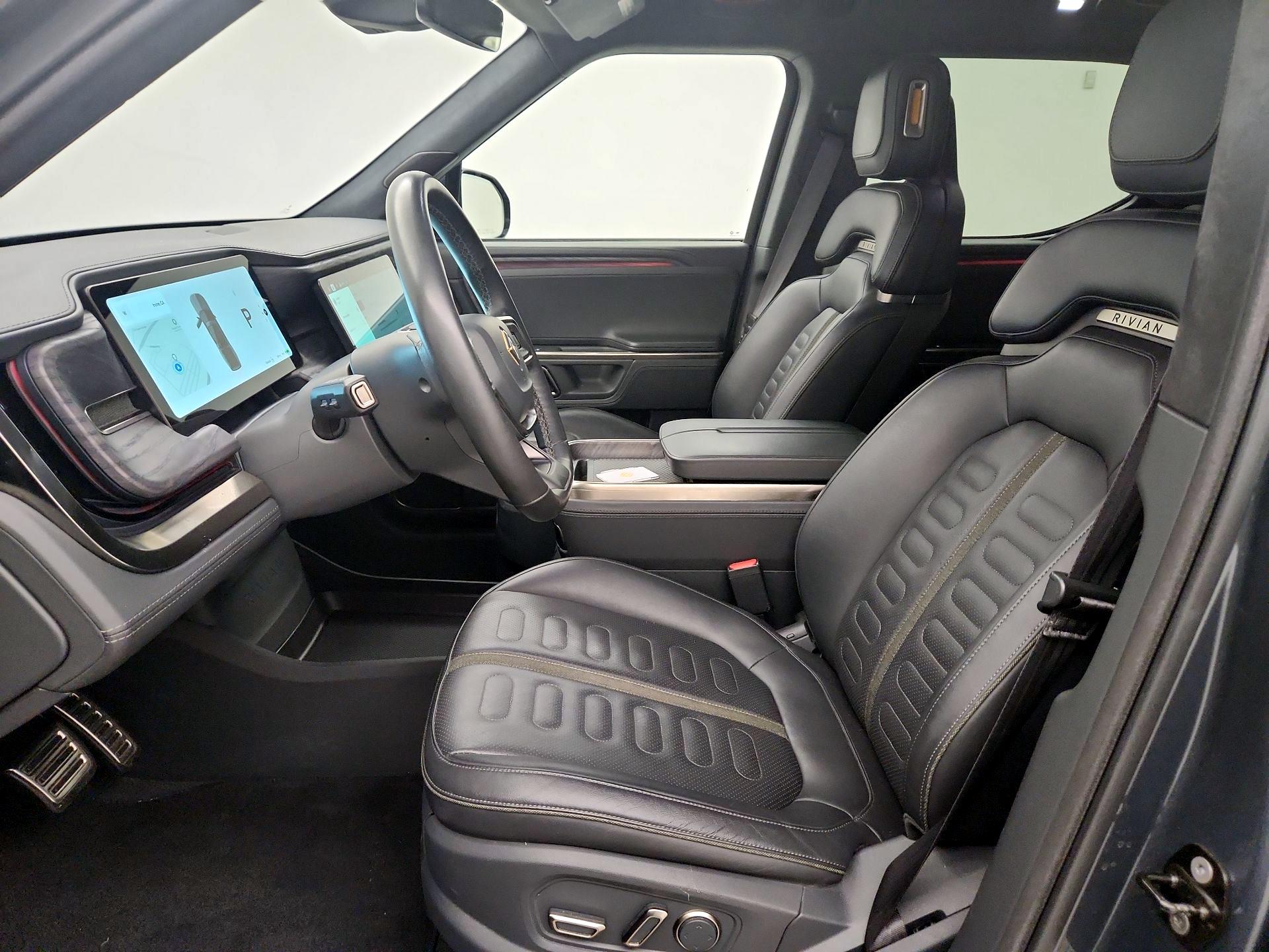 Thumbnail: 2022 Rivian R1T - 11