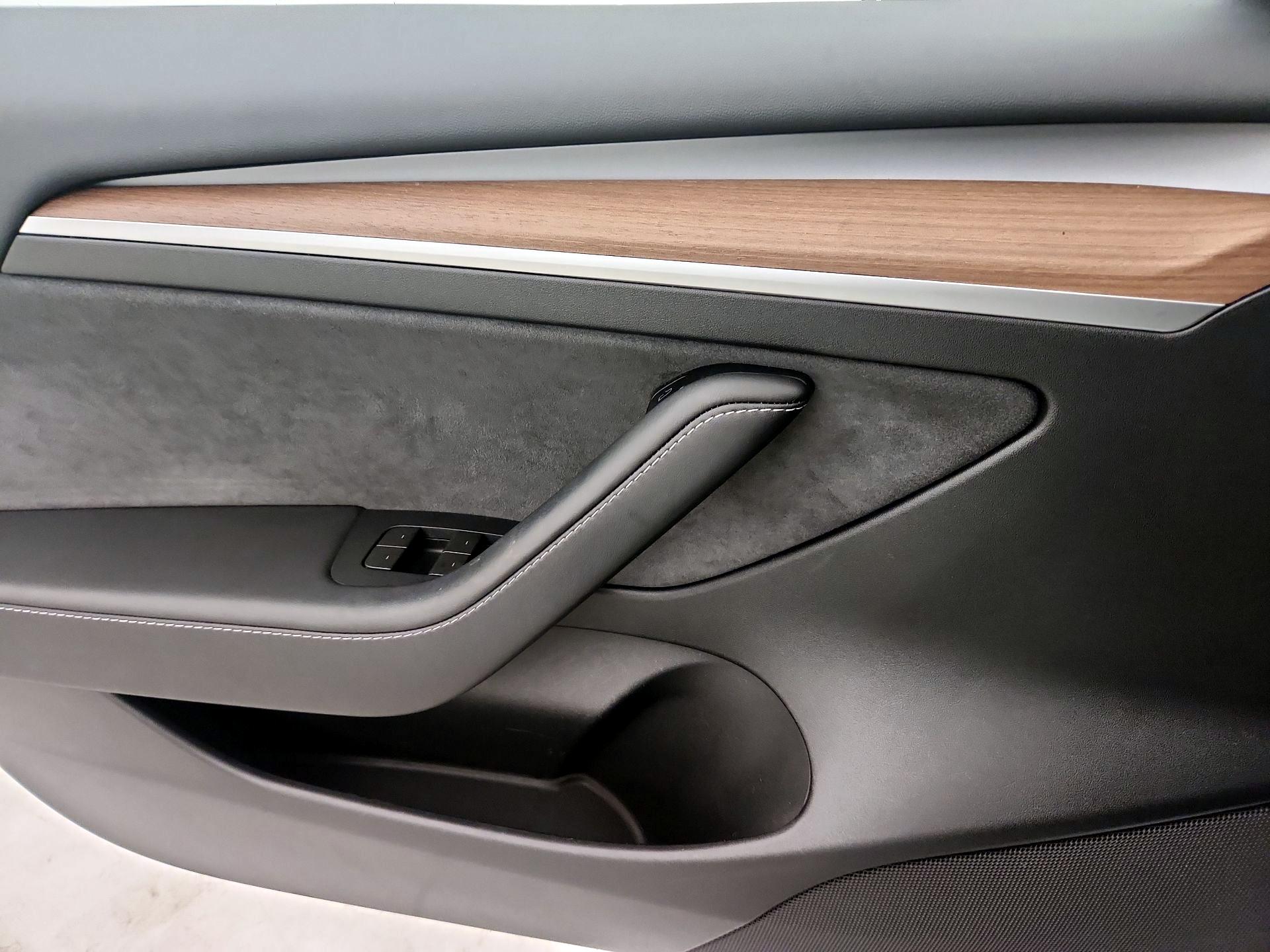 Thumbnail: 2023 Tesla Model 3 - 12