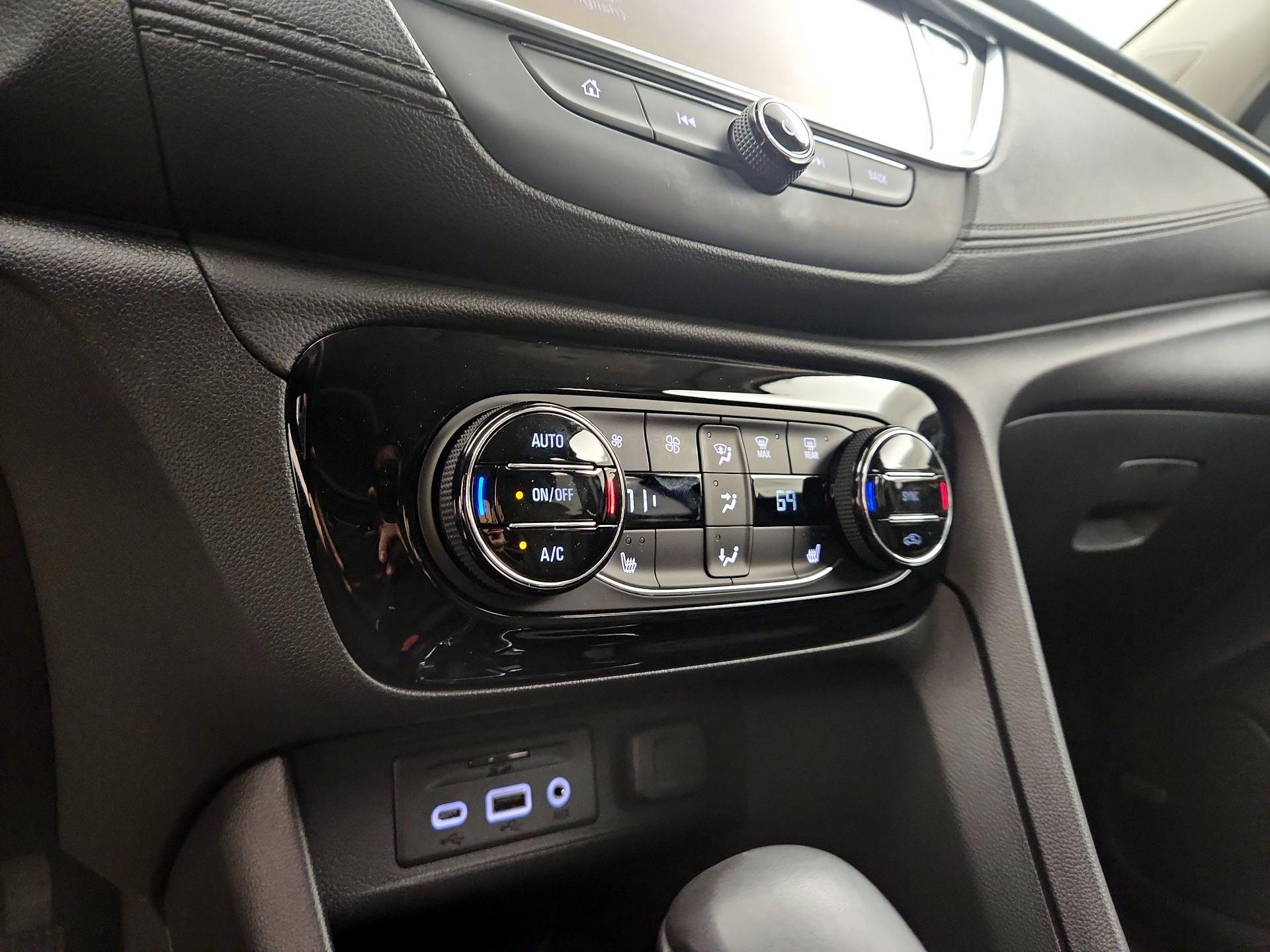 Thumbnail: 2020 Buick Encore GX - 16