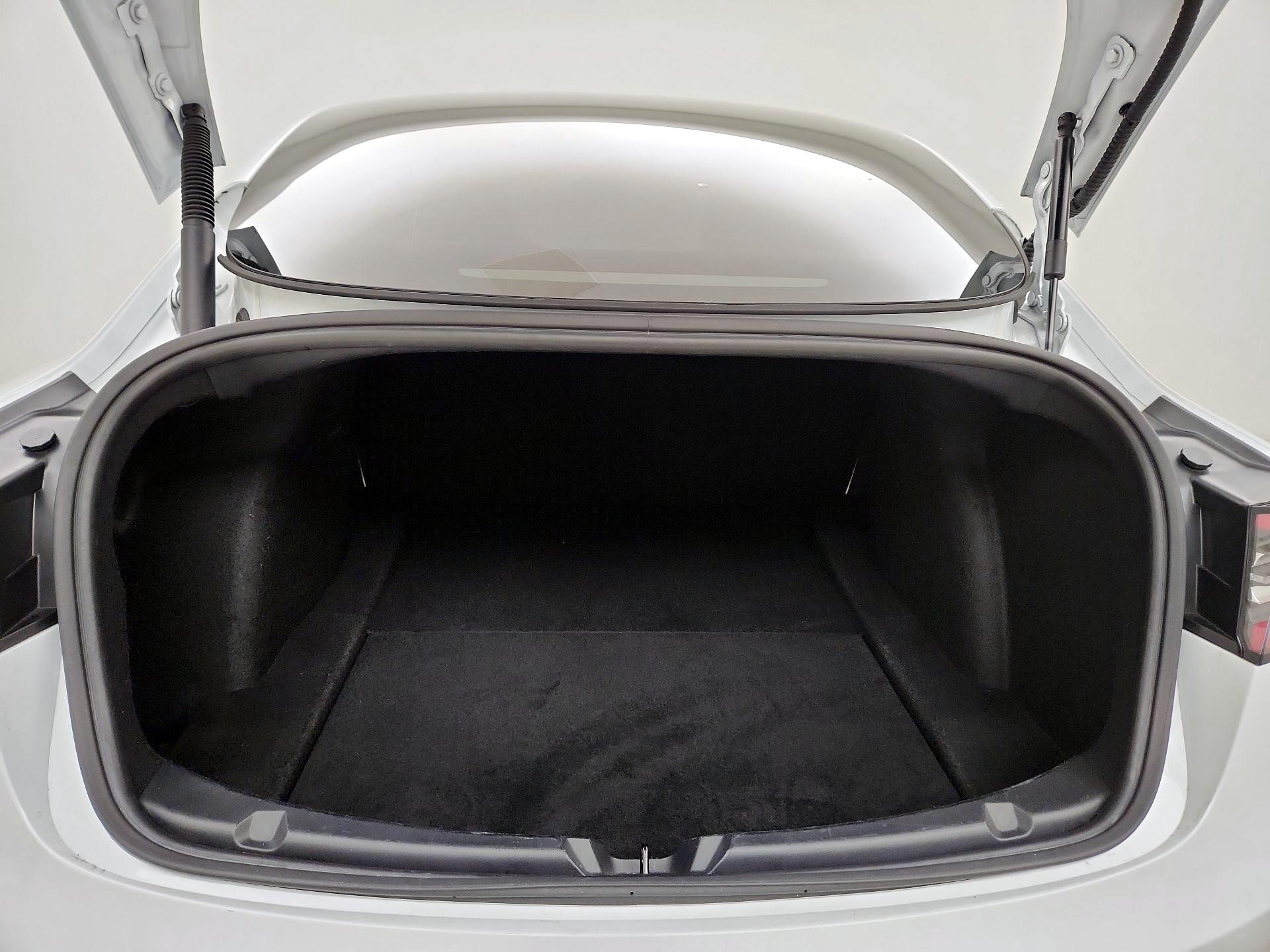 Thumbnail: 2022 Tesla Model 3 - 19