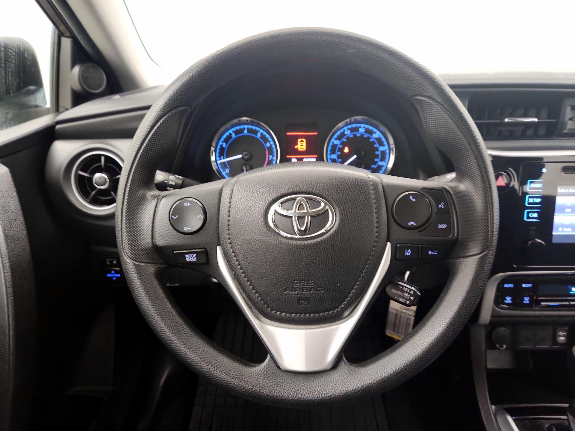 Thumbnail: 2017 Toyota Corolla - 10