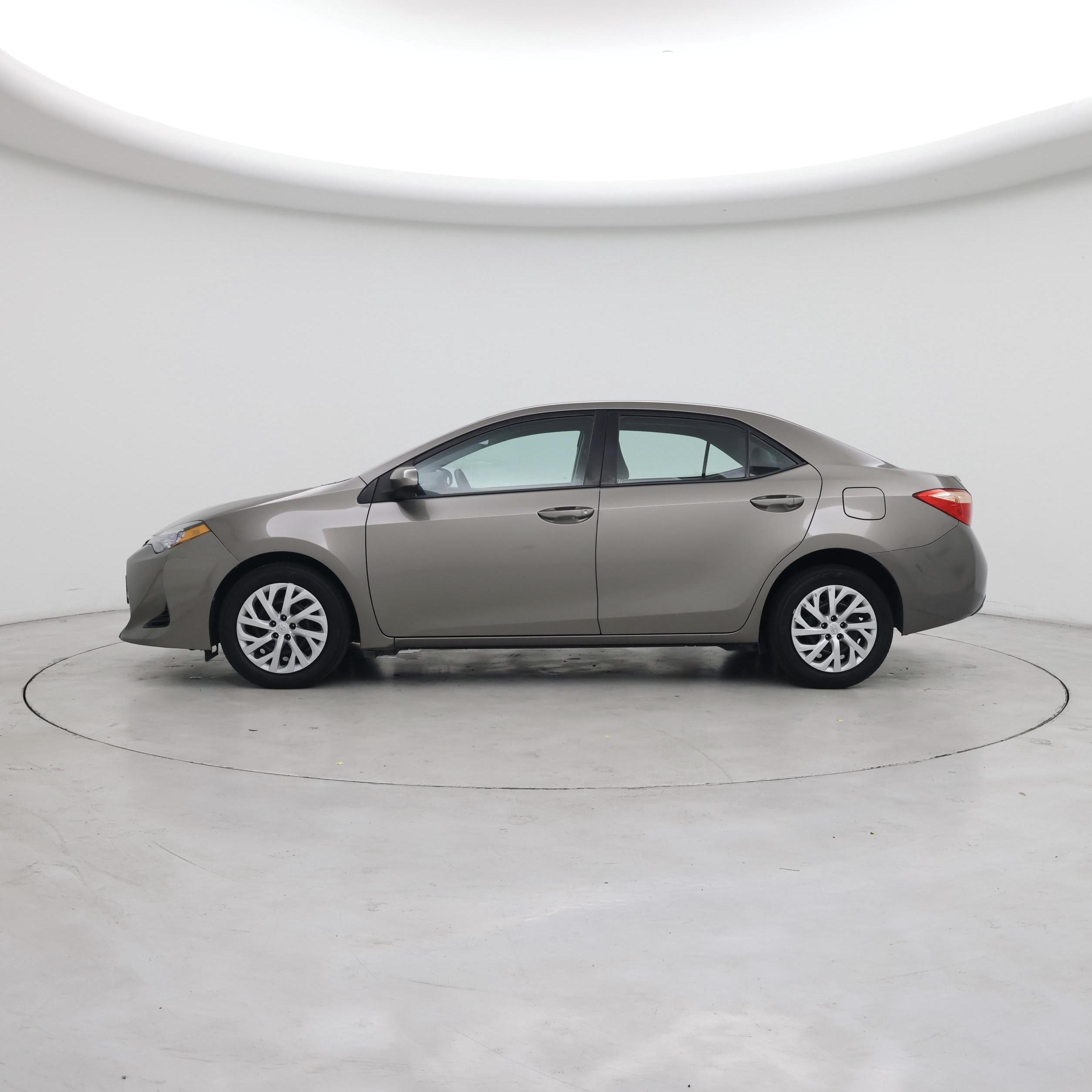Thumbnail: 2017 Toyota Corolla - 3