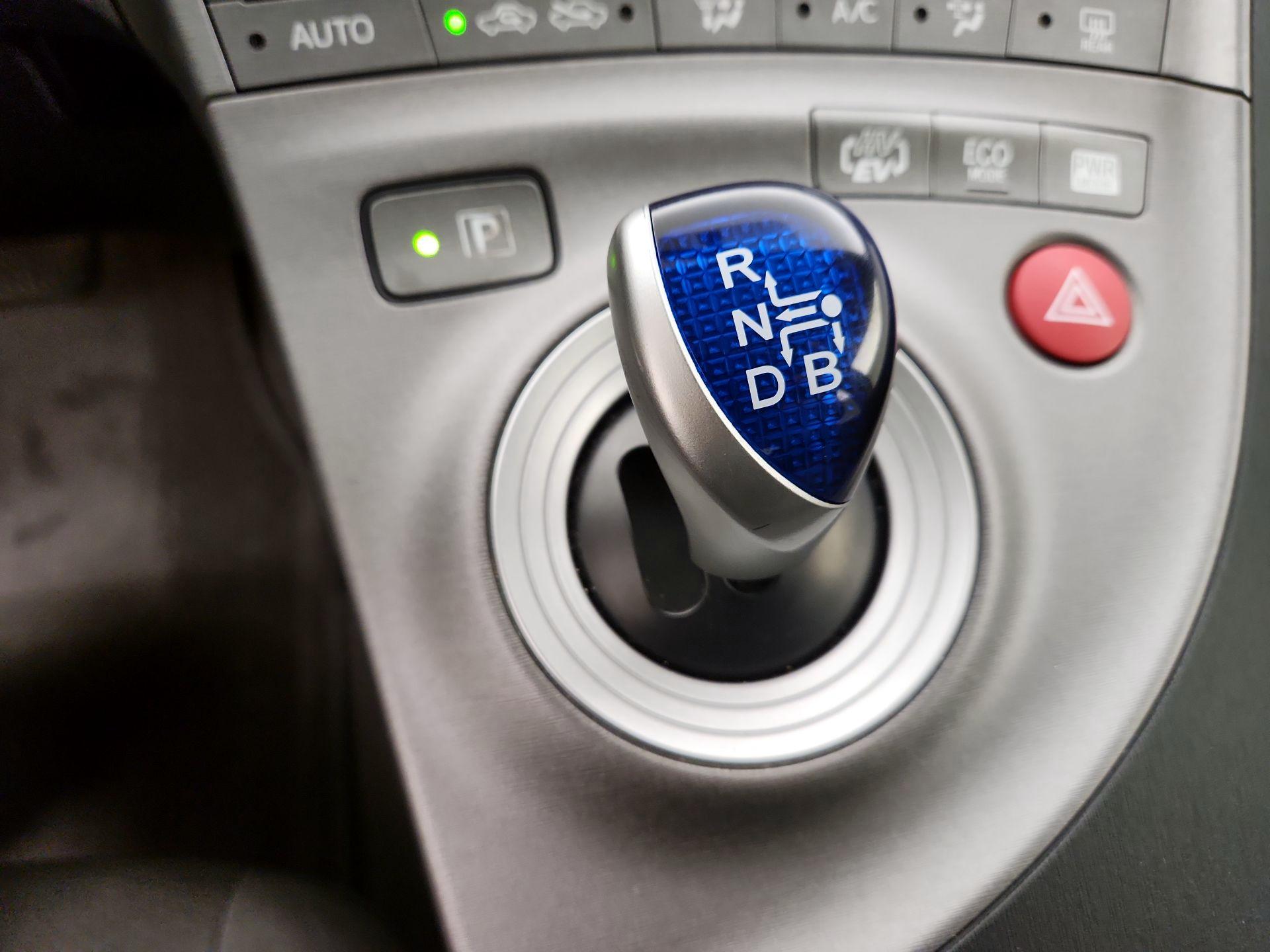 Thumbnail: 2014 Toyota Prius - 17
