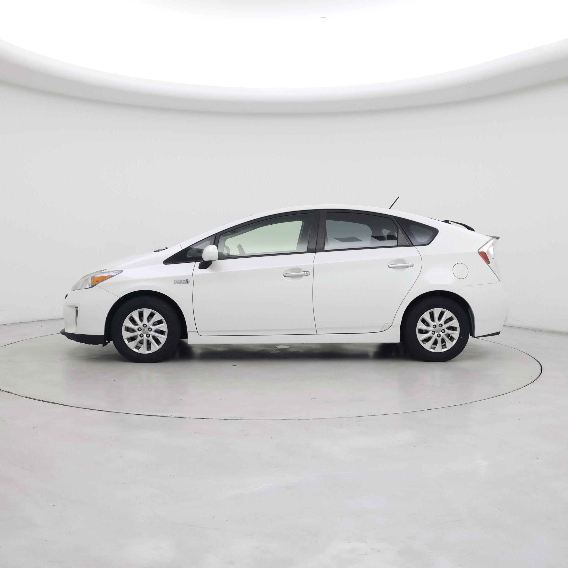 Thumbnail: 2014 Toyota Prius - 3
