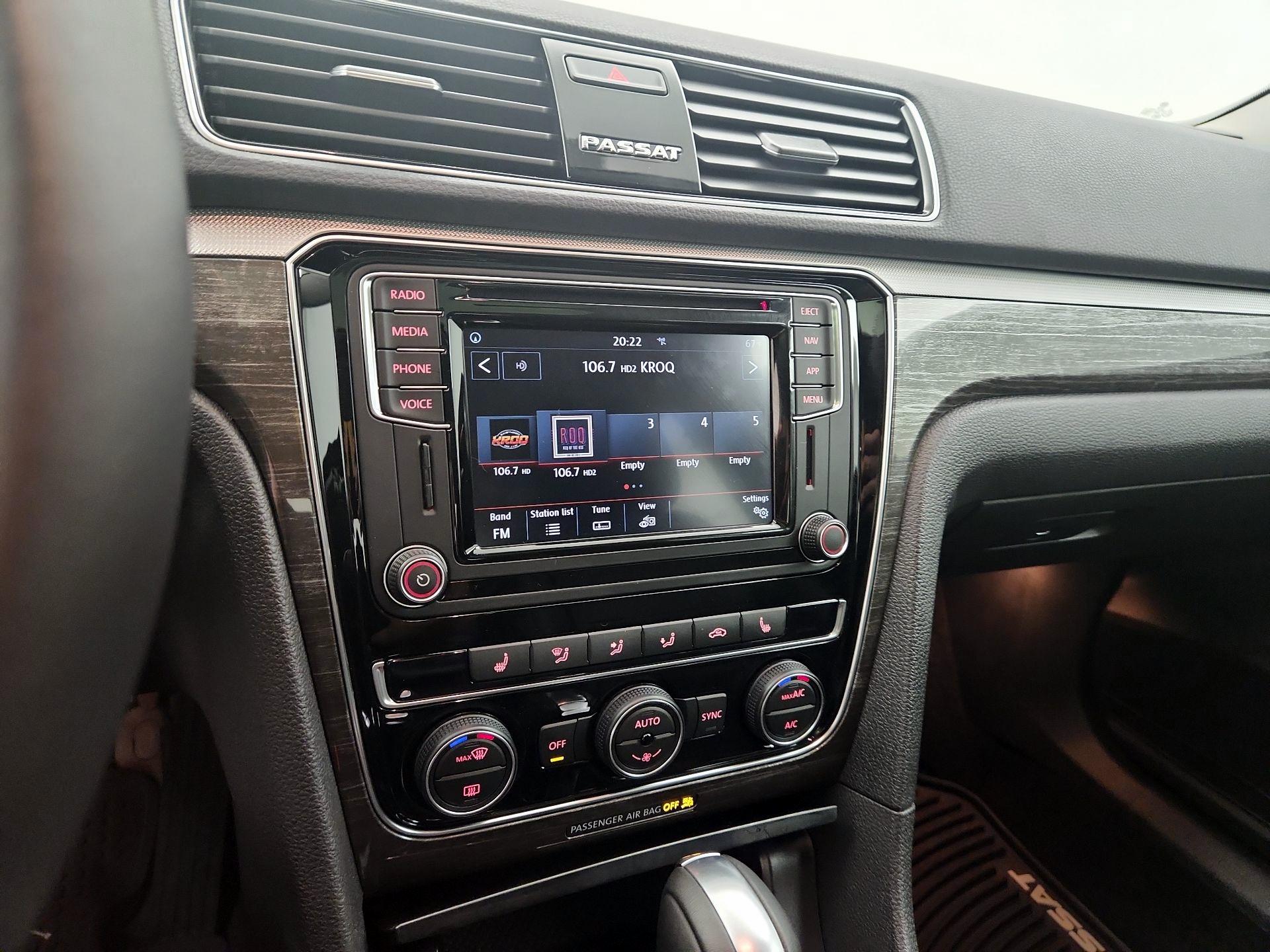 Thumbnail: 2018 Volkswagen Passat - 15