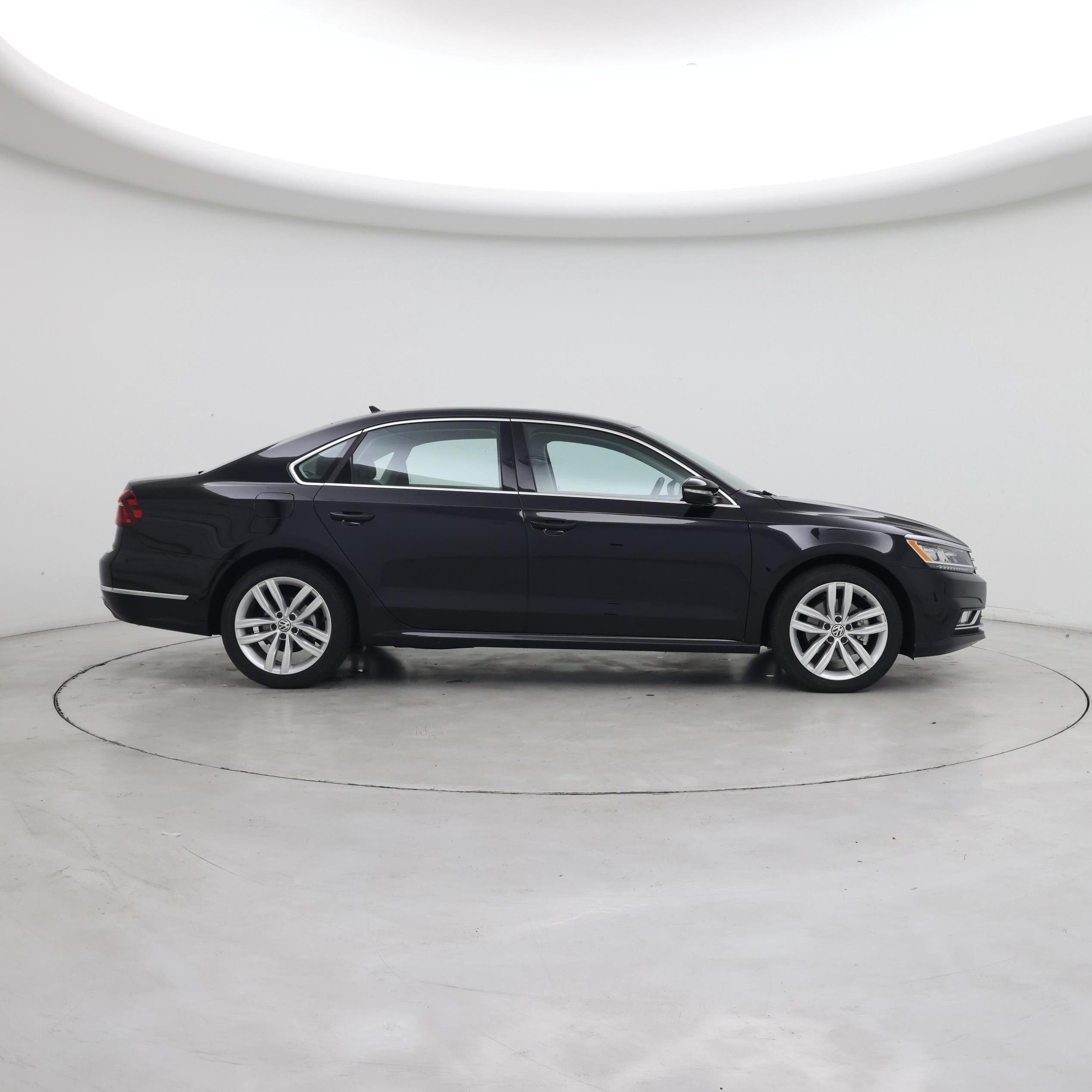 Thumbnail: 2018 Volkswagen Passat - 7