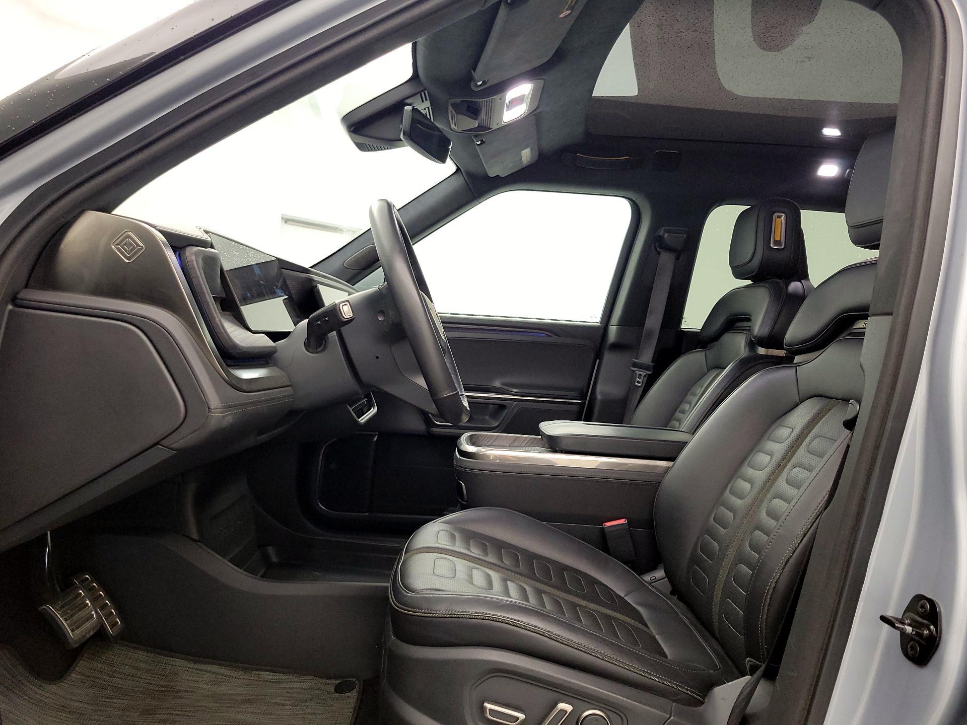 Thumbnail: 2023 Rivian R1T - 11