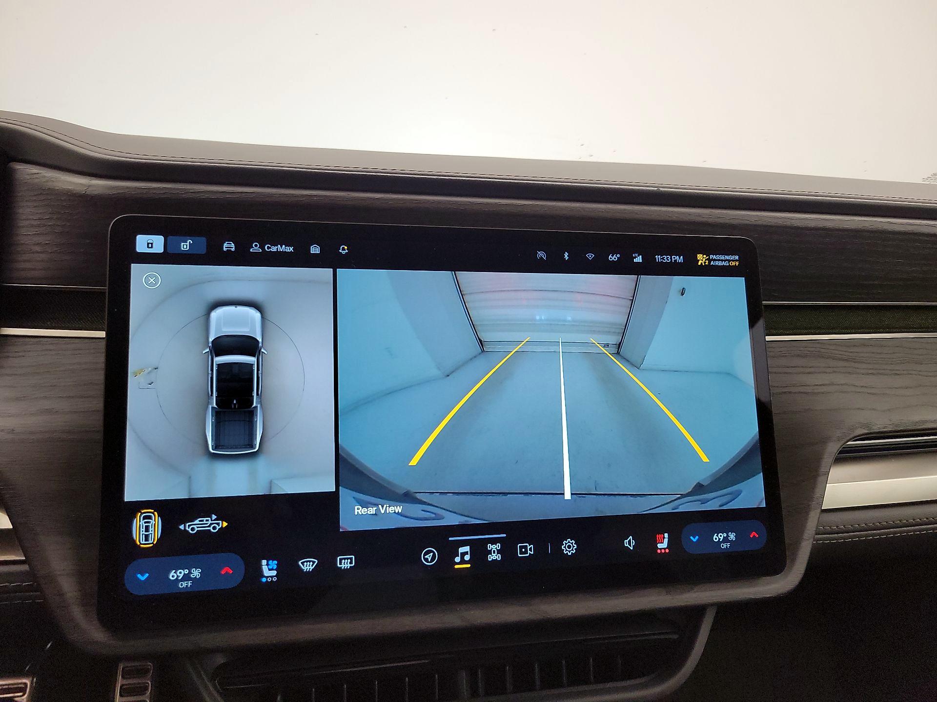 Thumbnail: 2023 Rivian R1T - 14