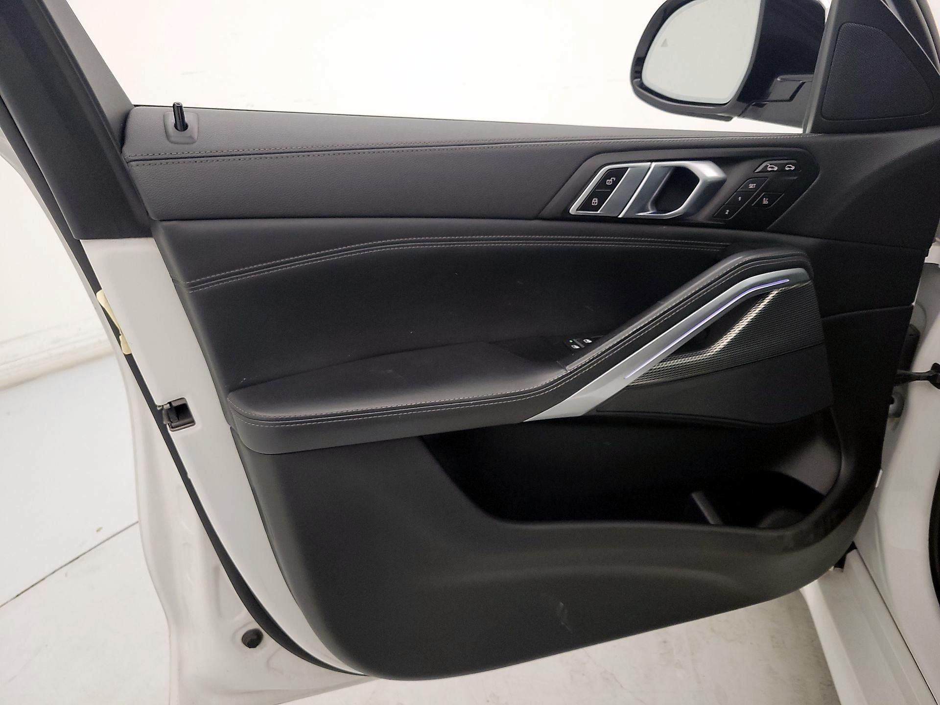 Thumbnail: 2023 BMW X6 - 12