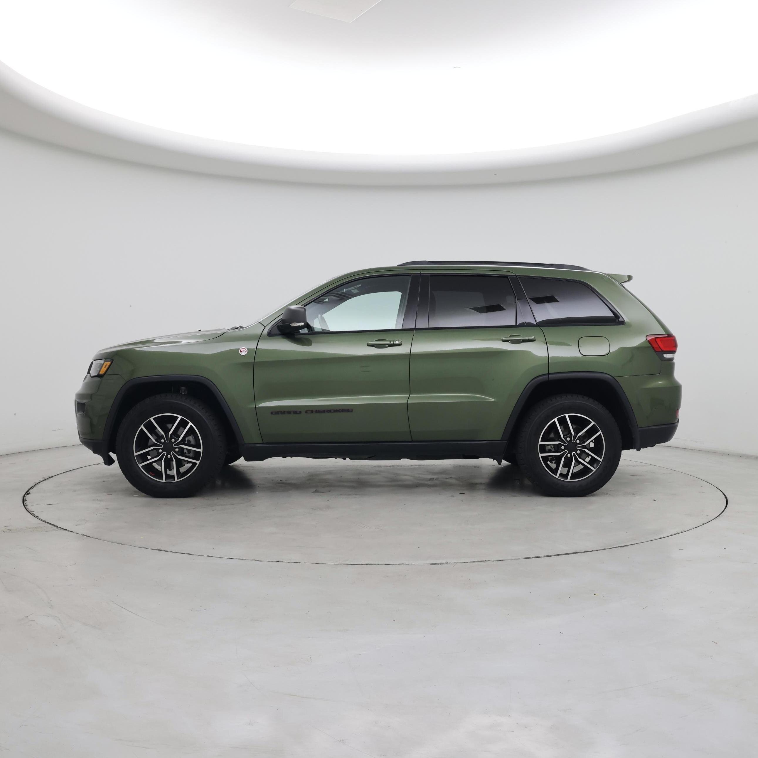 Thumbnail: 2020 Jeep Grand Cherokee - 3