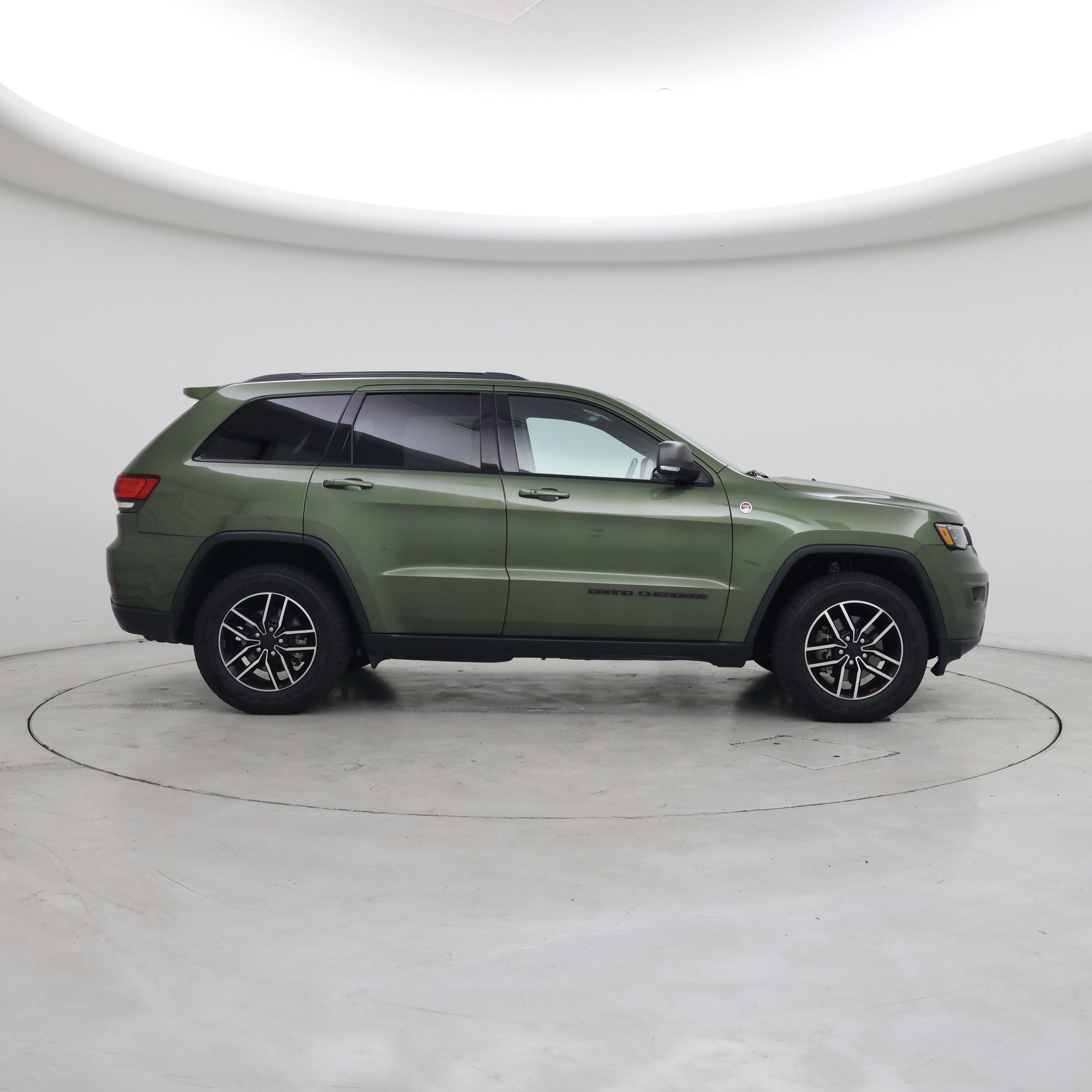 Thumbnail: 2020 Jeep Grand Cherokee - 7