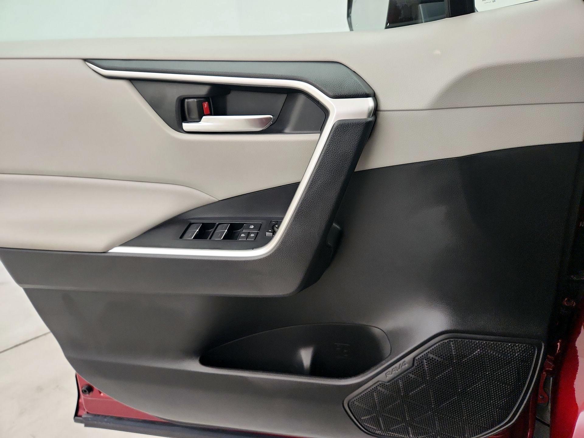Thumbnail: 2023 Toyota RAV4 - 12