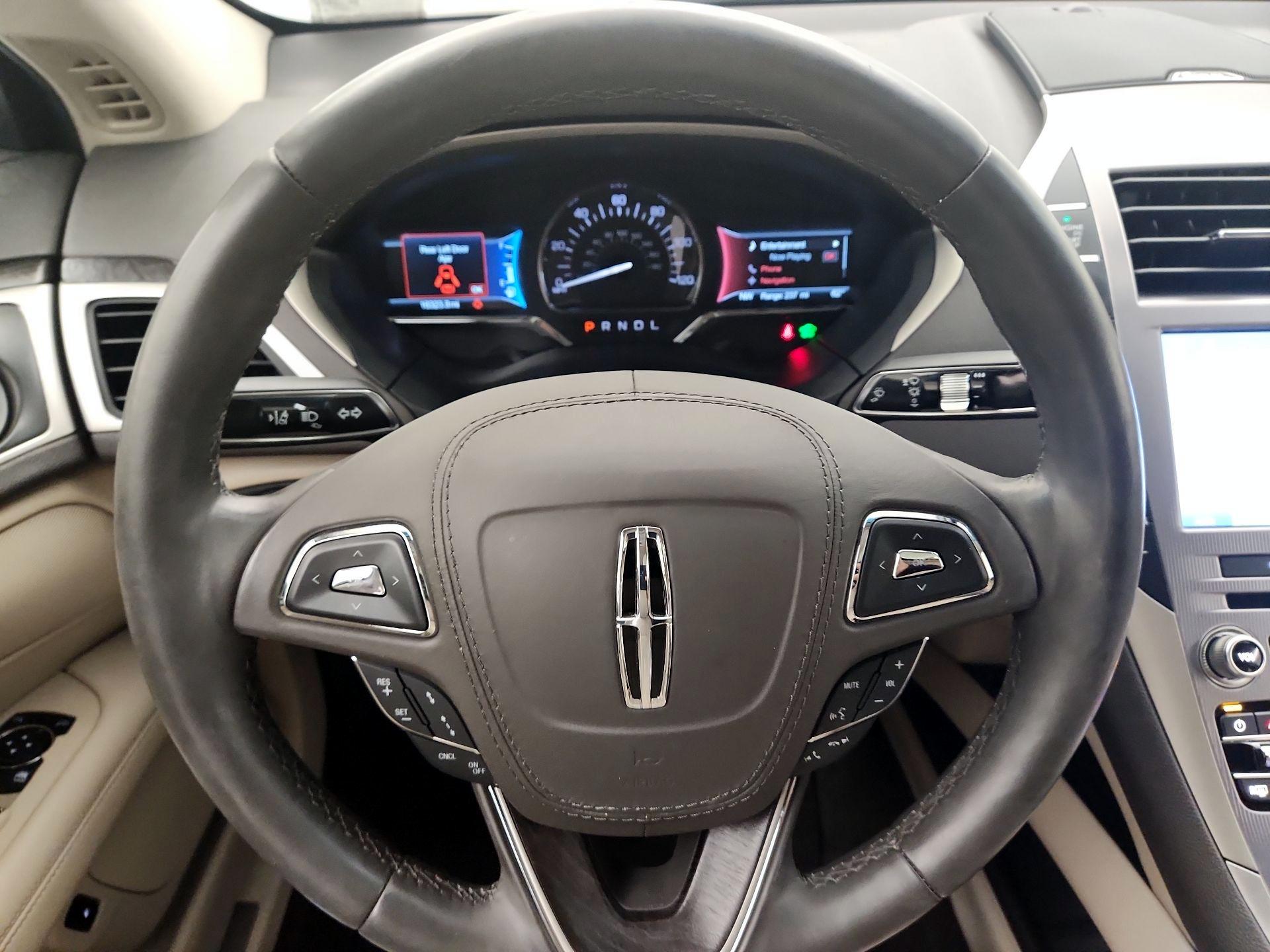 Thumbnail: 2020 Lincoln MKZ - 10
