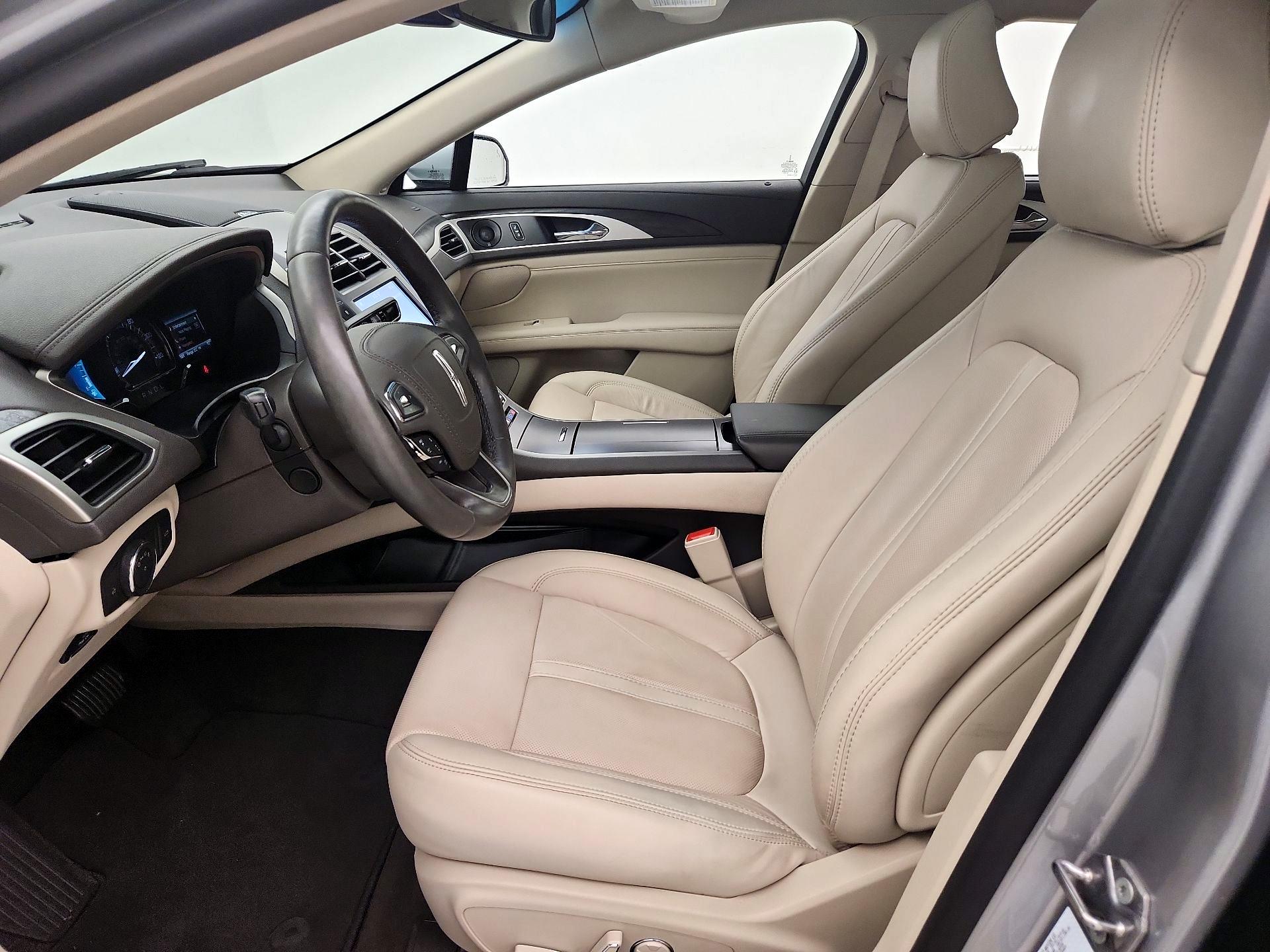 Thumbnail: 2020 Lincoln MKZ - 11