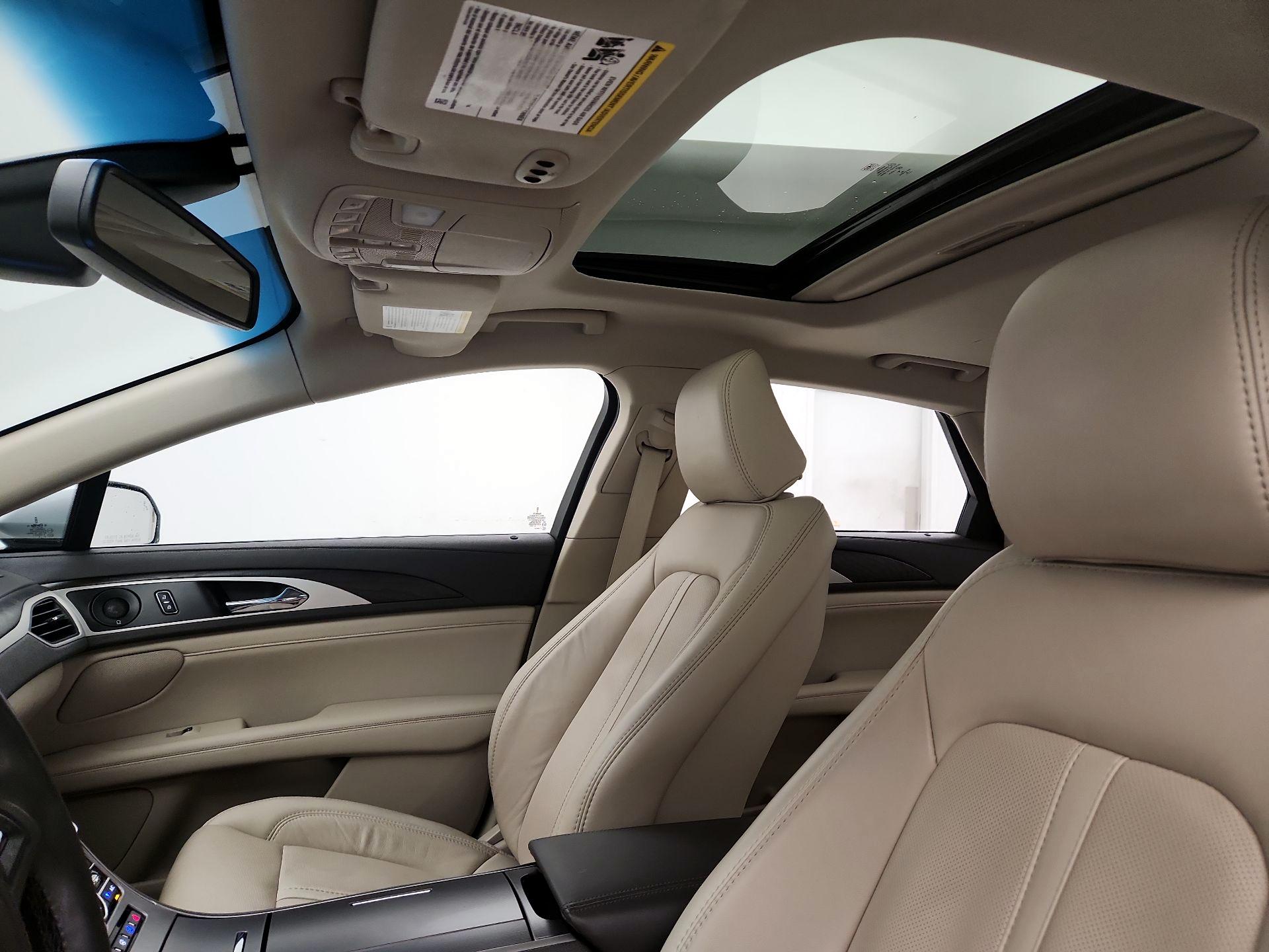 Thumbnail: 2020 Lincoln MKZ - 19