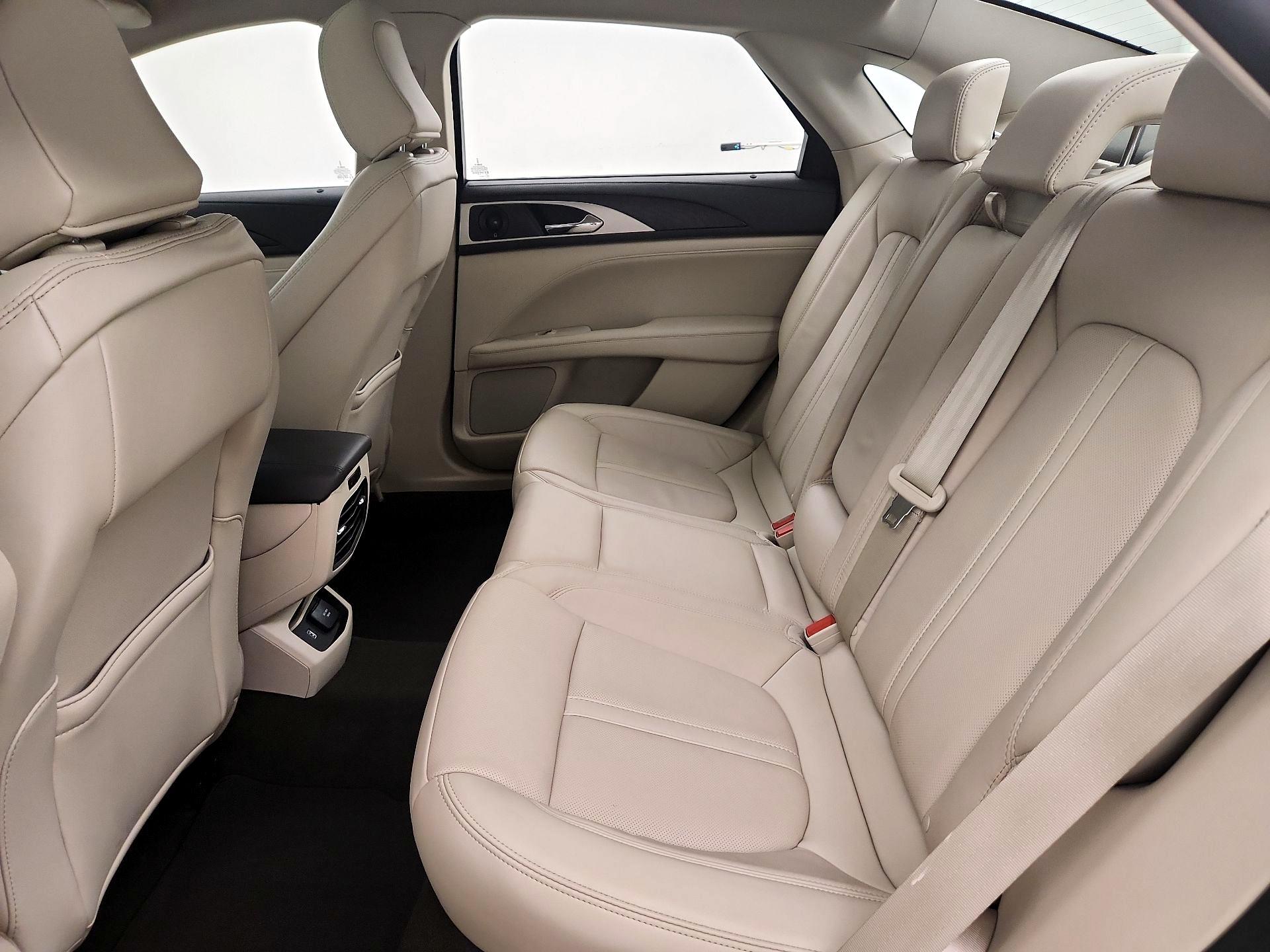 Thumbnail: 2020 Lincoln MKZ - 20