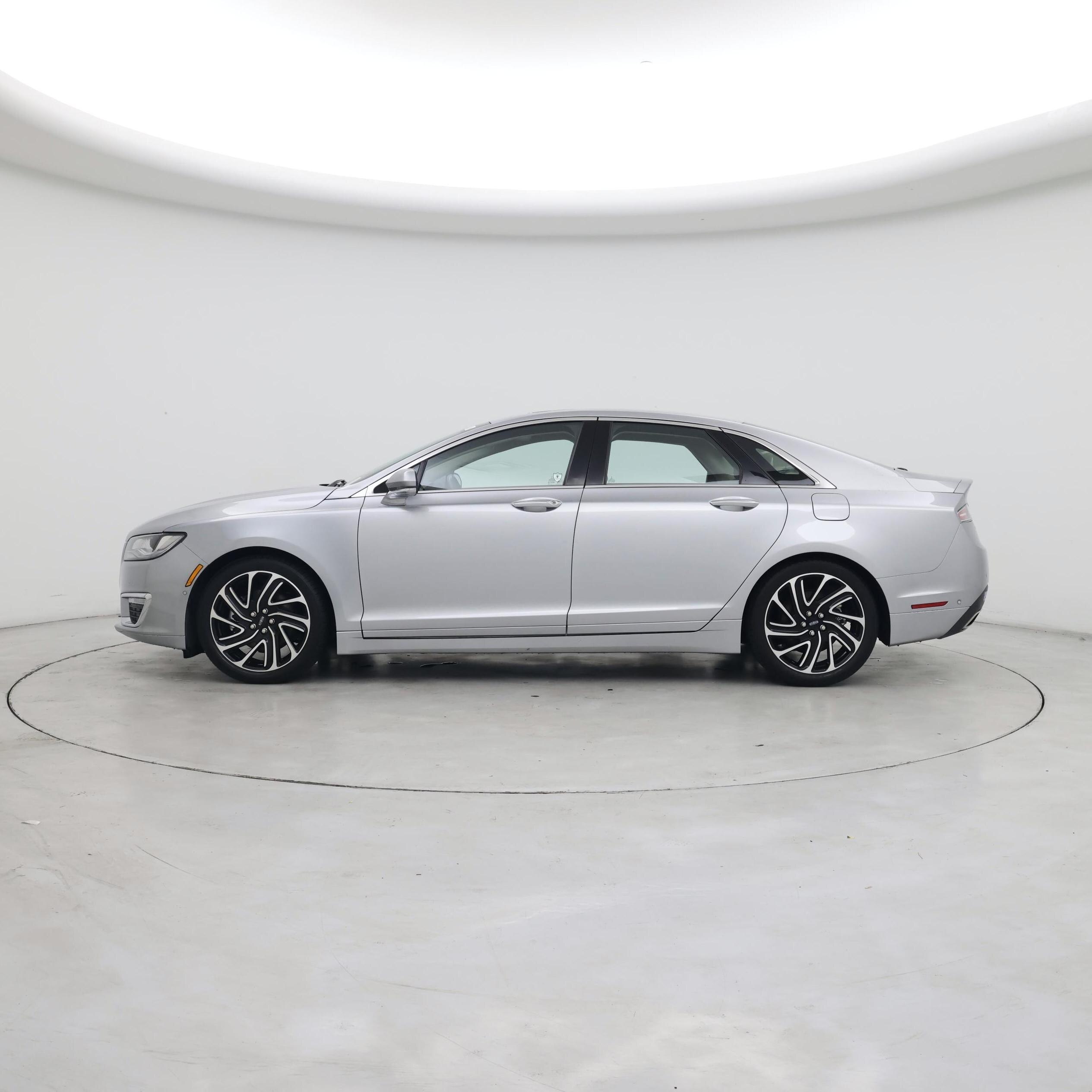 Thumbnail: 2020 Lincoln MKZ - 3