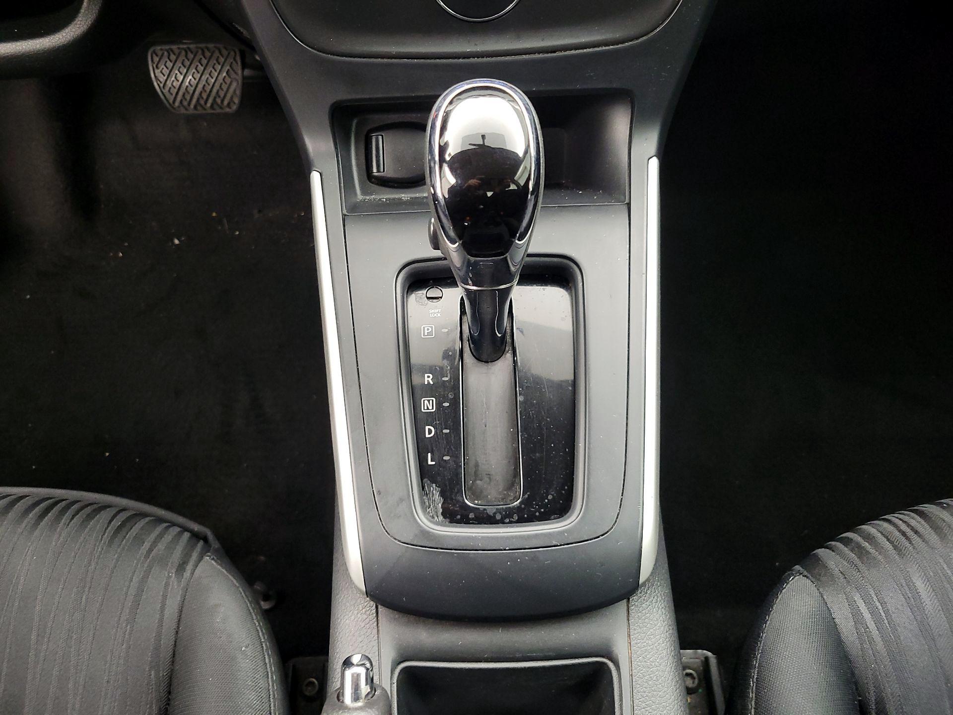 Thumbnail: 2019 Nissan Sentra - 17