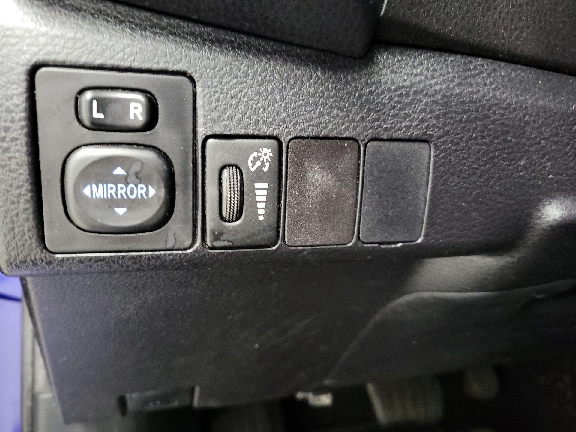 Thumbnail: 2014 Toyota Corolla - 13