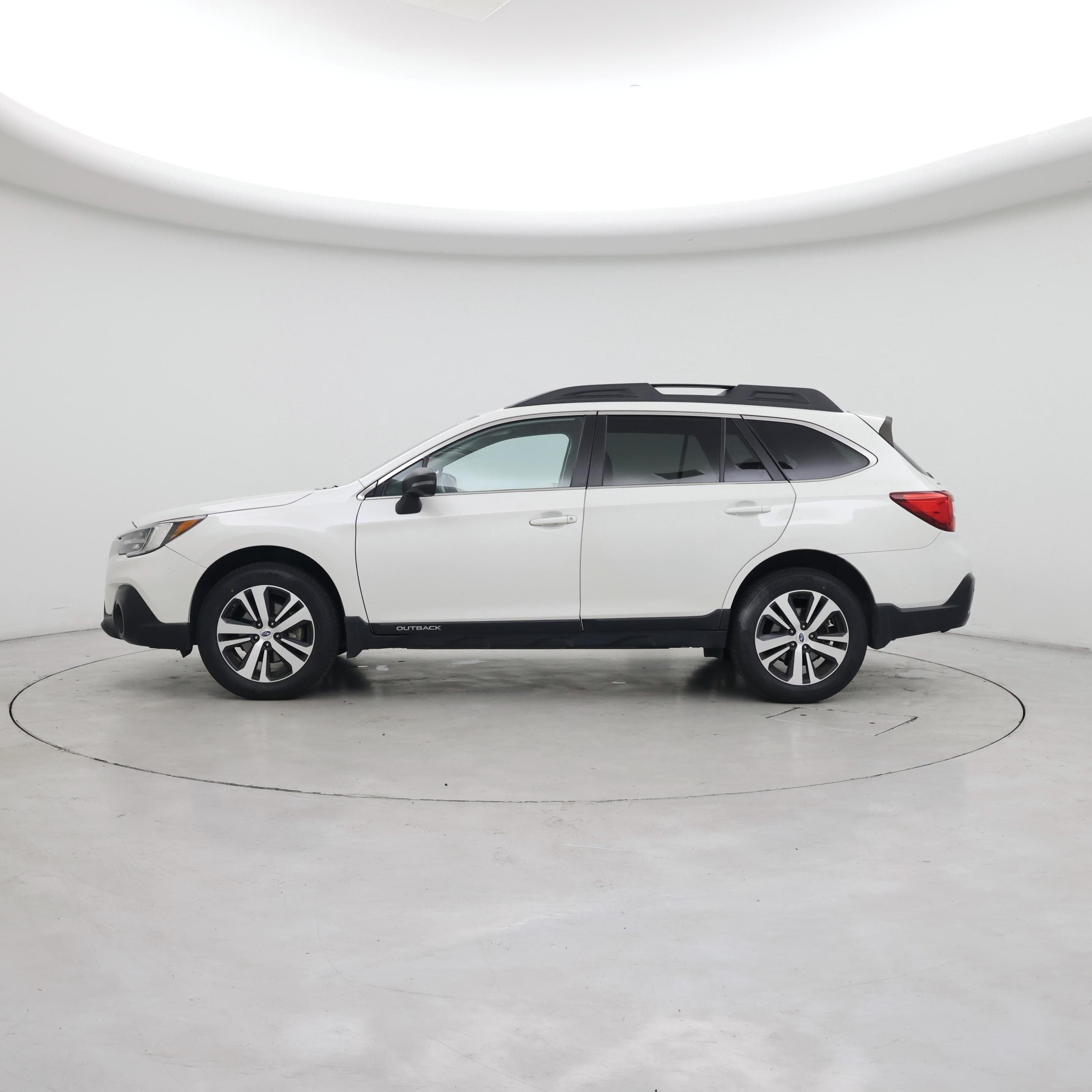 Thumbnail: 2018 Subaru Outback - 3