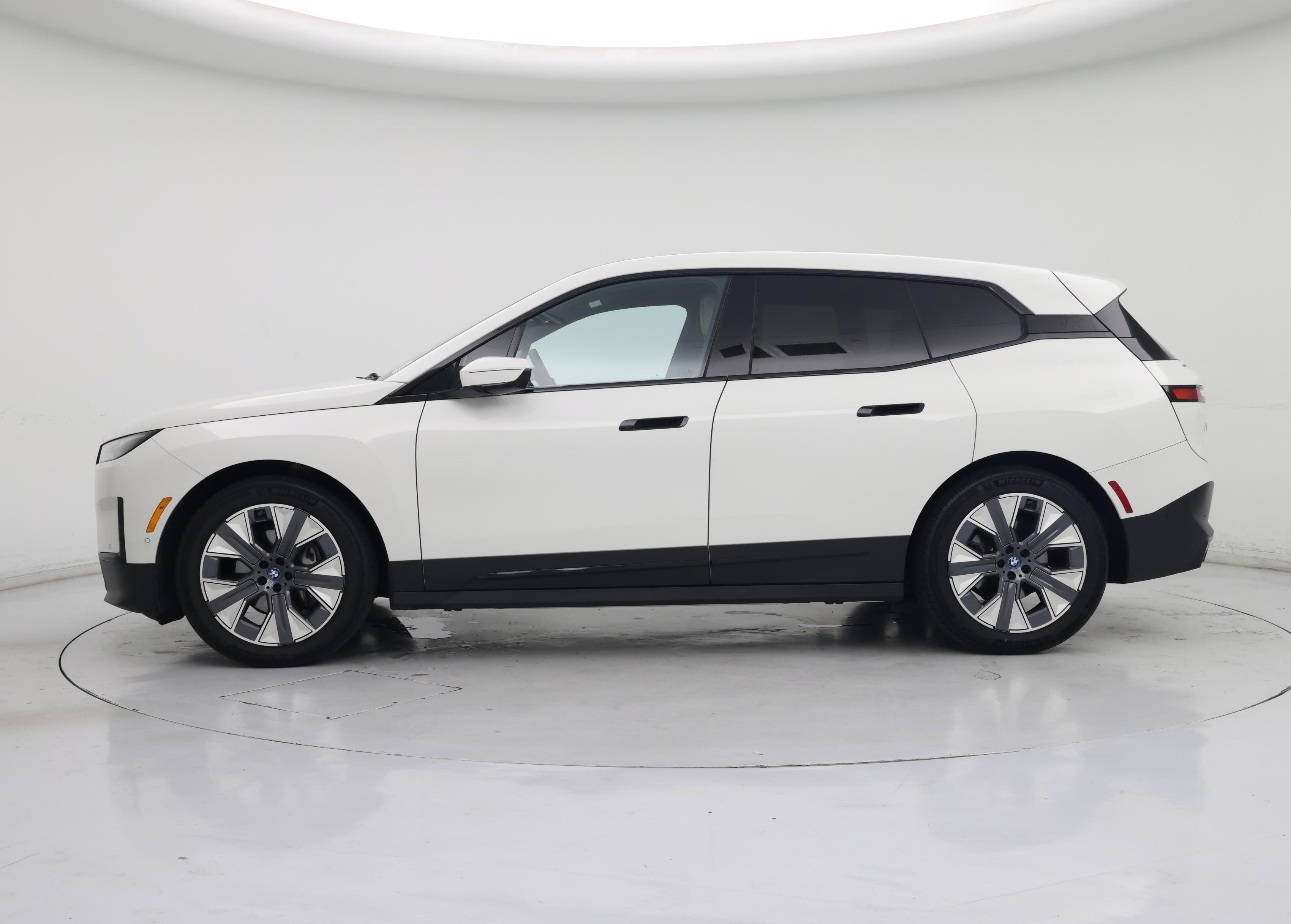 Thumbnail: 2023 BMW iX - 3