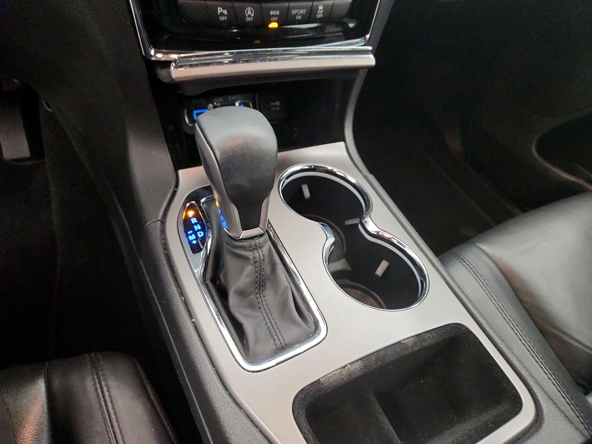 Thumbnail: 2019 Jeep Grand Cherokee - 17