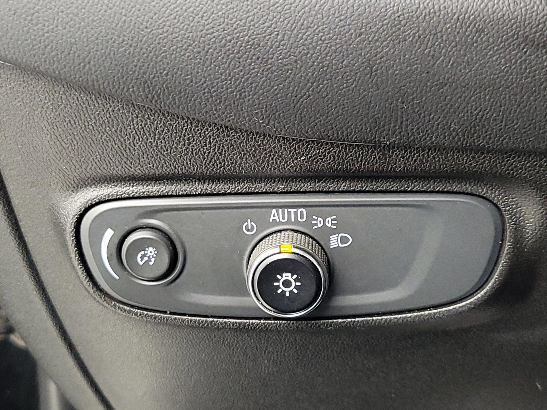 Thumbnail: 2020 Chevrolet Equinox - 13