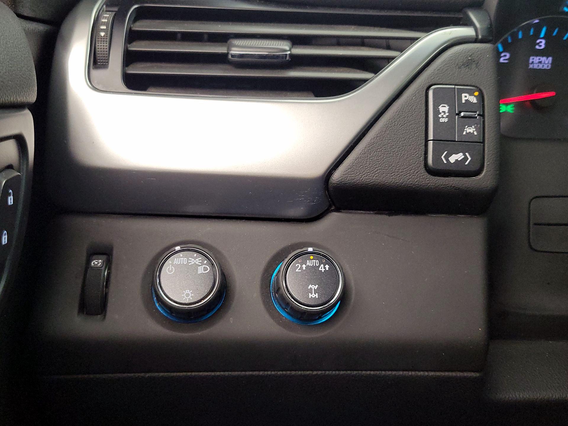 Thumbnail: 2019 Chevrolet Suburban - 13