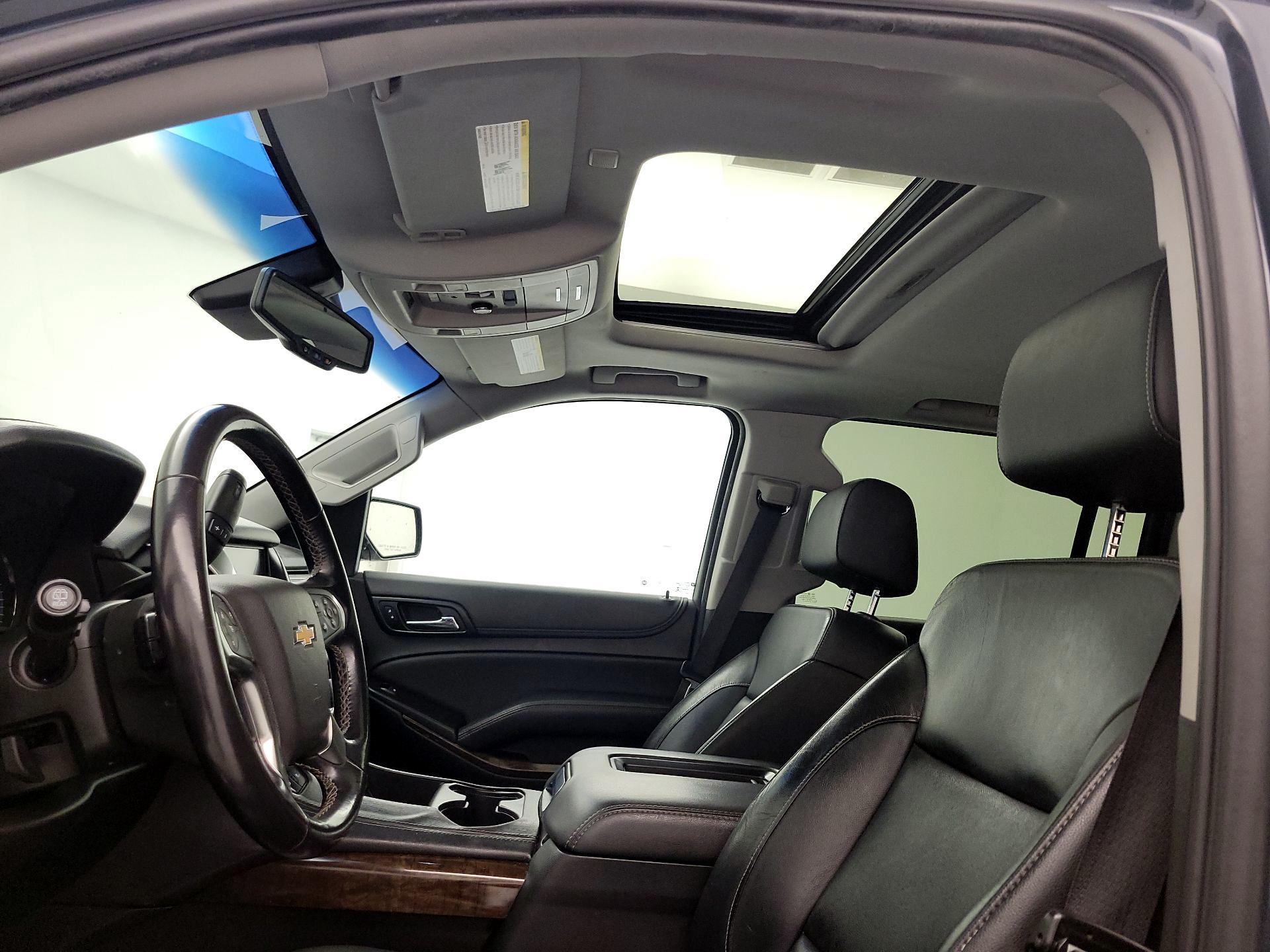 Thumbnail: 2019 Chevrolet Suburban - 20